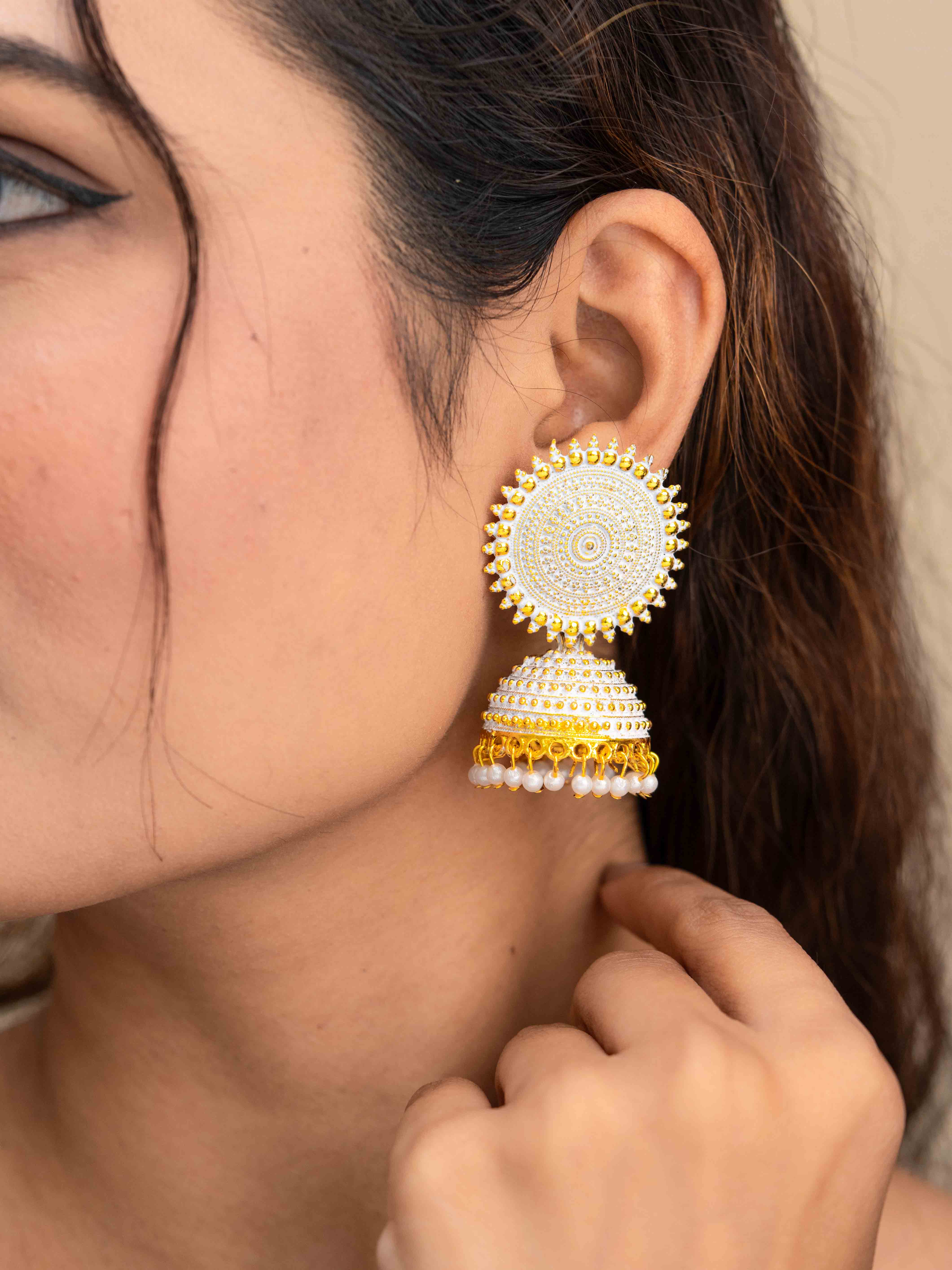 Naira Jhumka