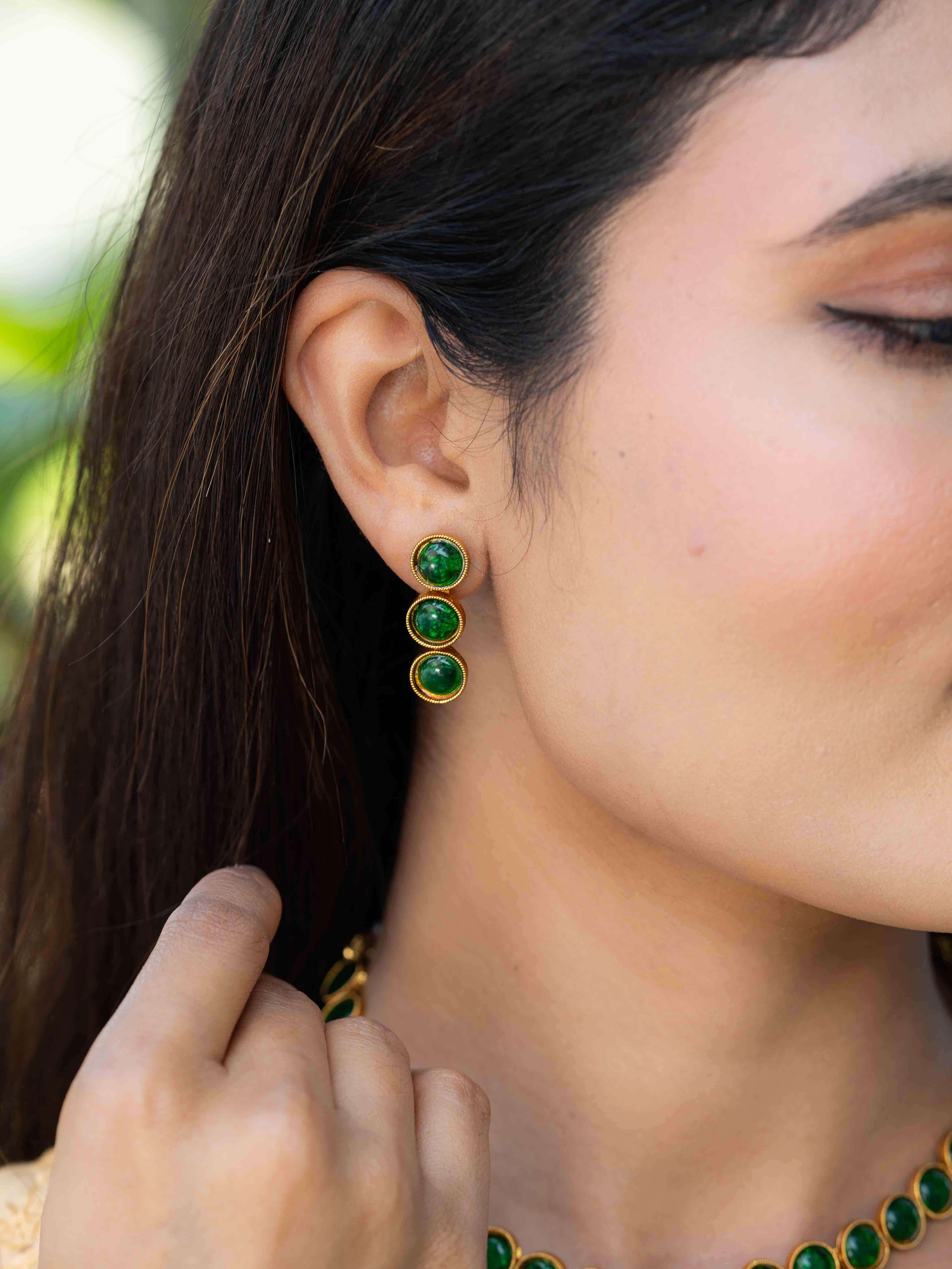 Meherika Gold look necklace Set ( Dark Green)
