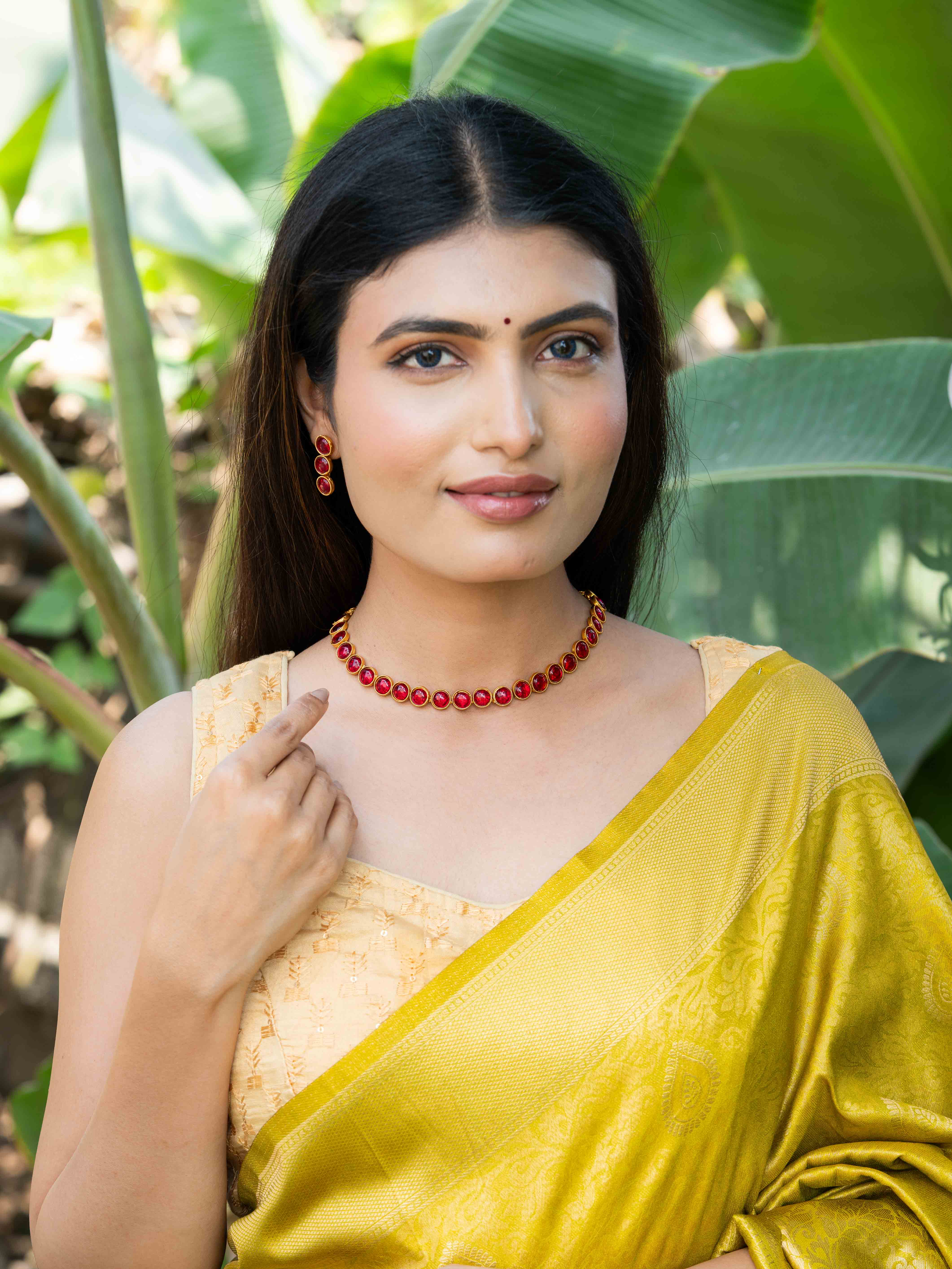 Meherika Gold look necklace set (Dark Pink)