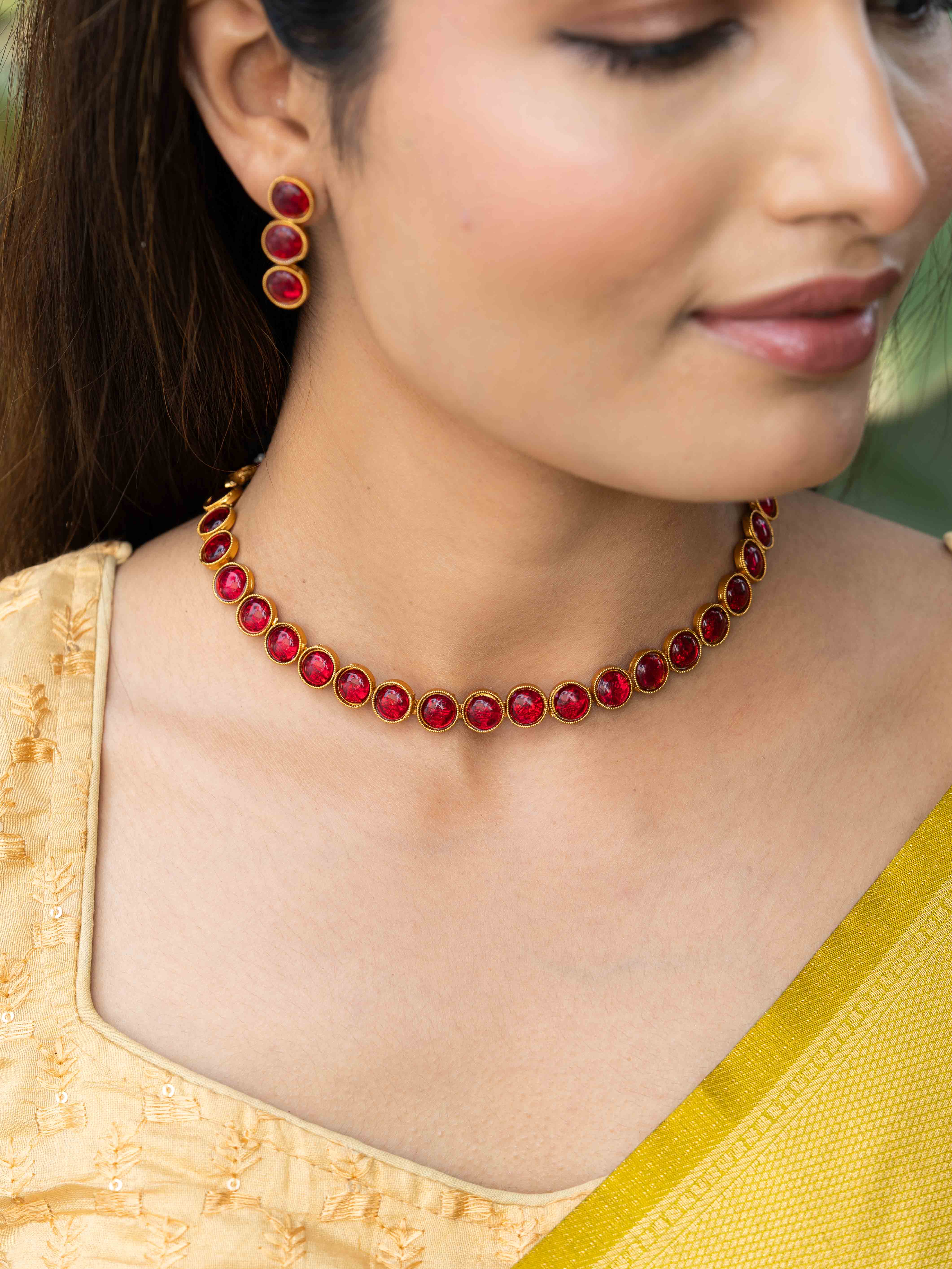 Meherika Gold look necklace set (Dark Pink)