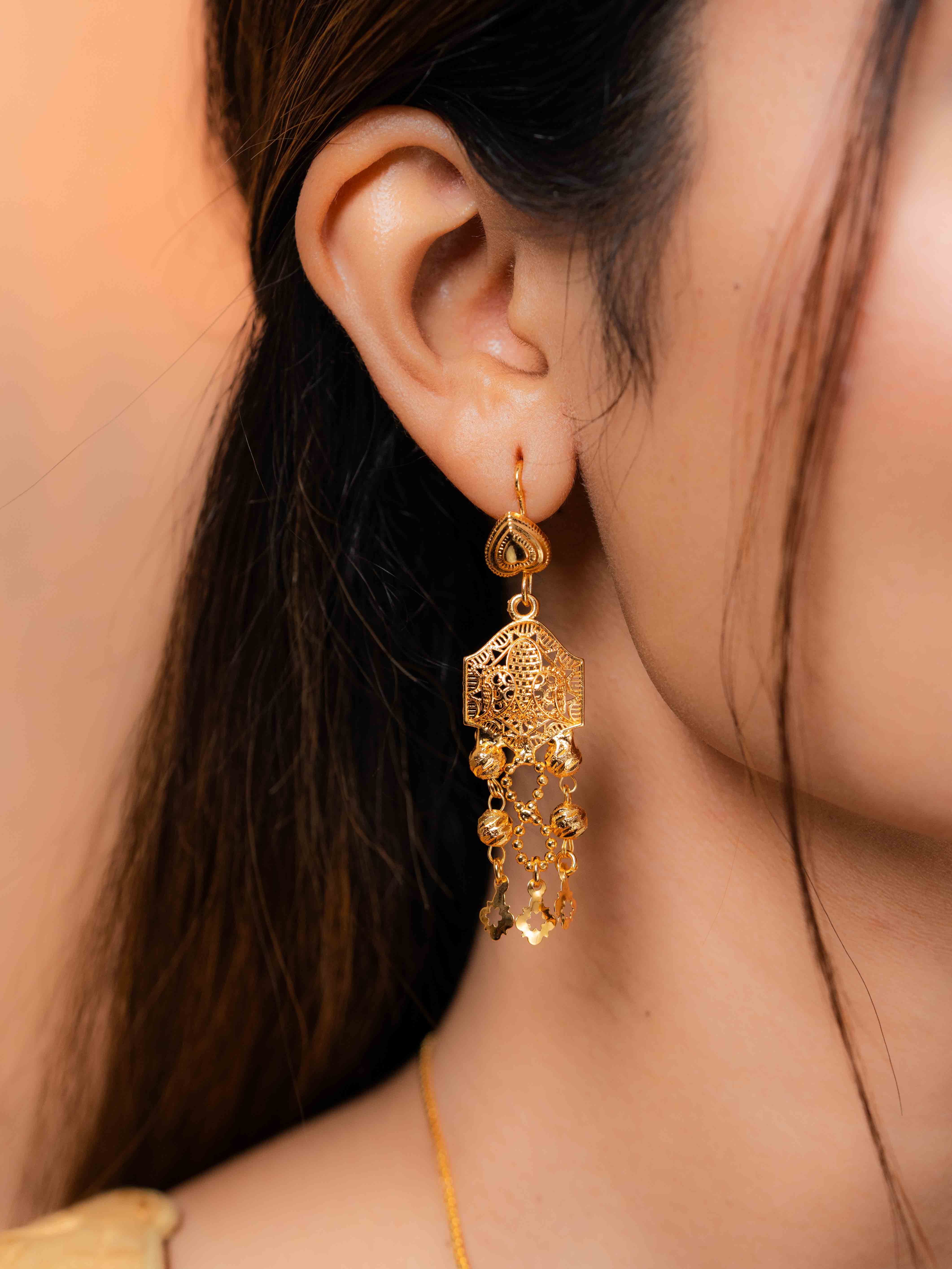 Vasudha gold necklace set