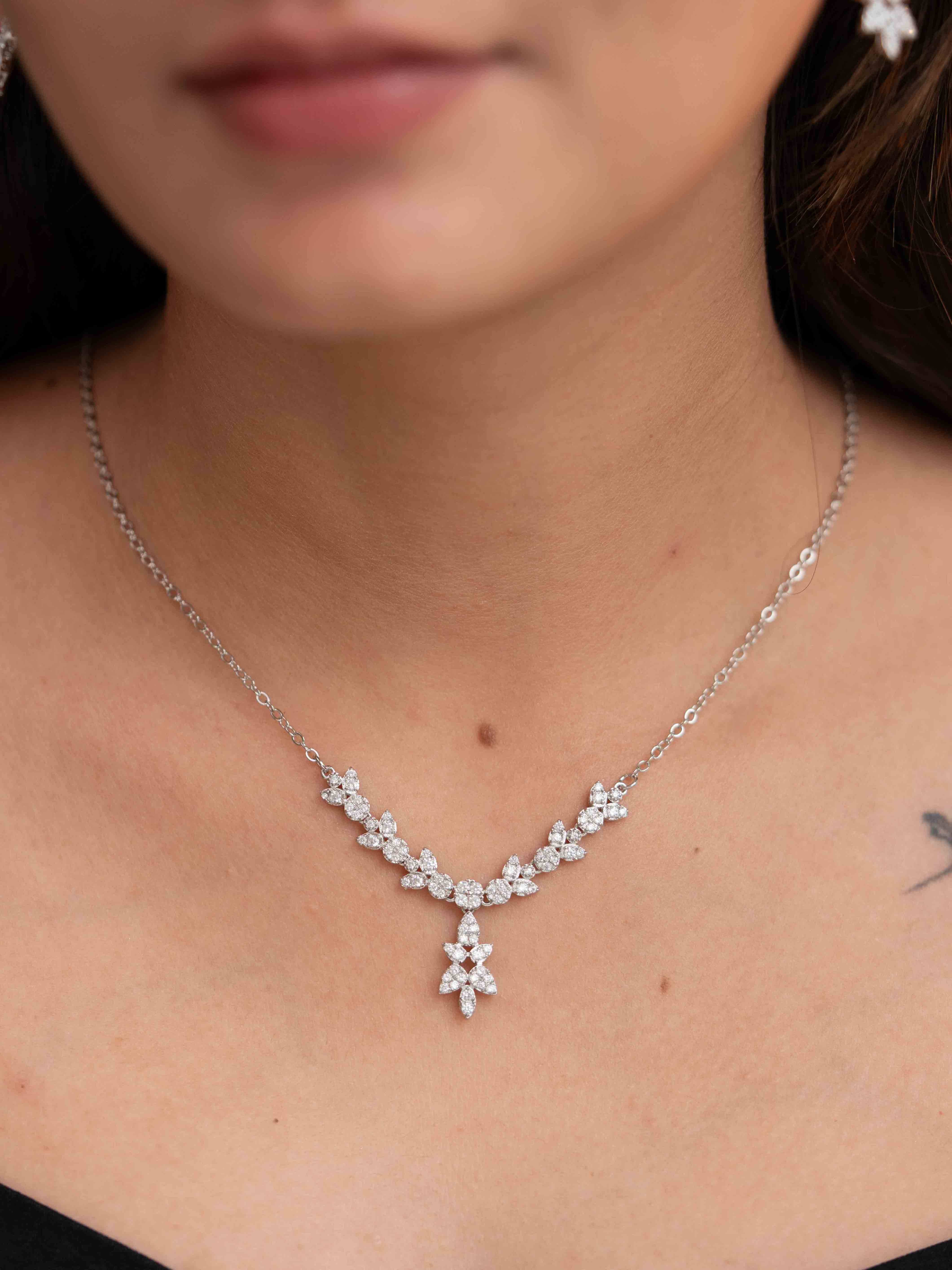 Alya Silver  Necklace Set