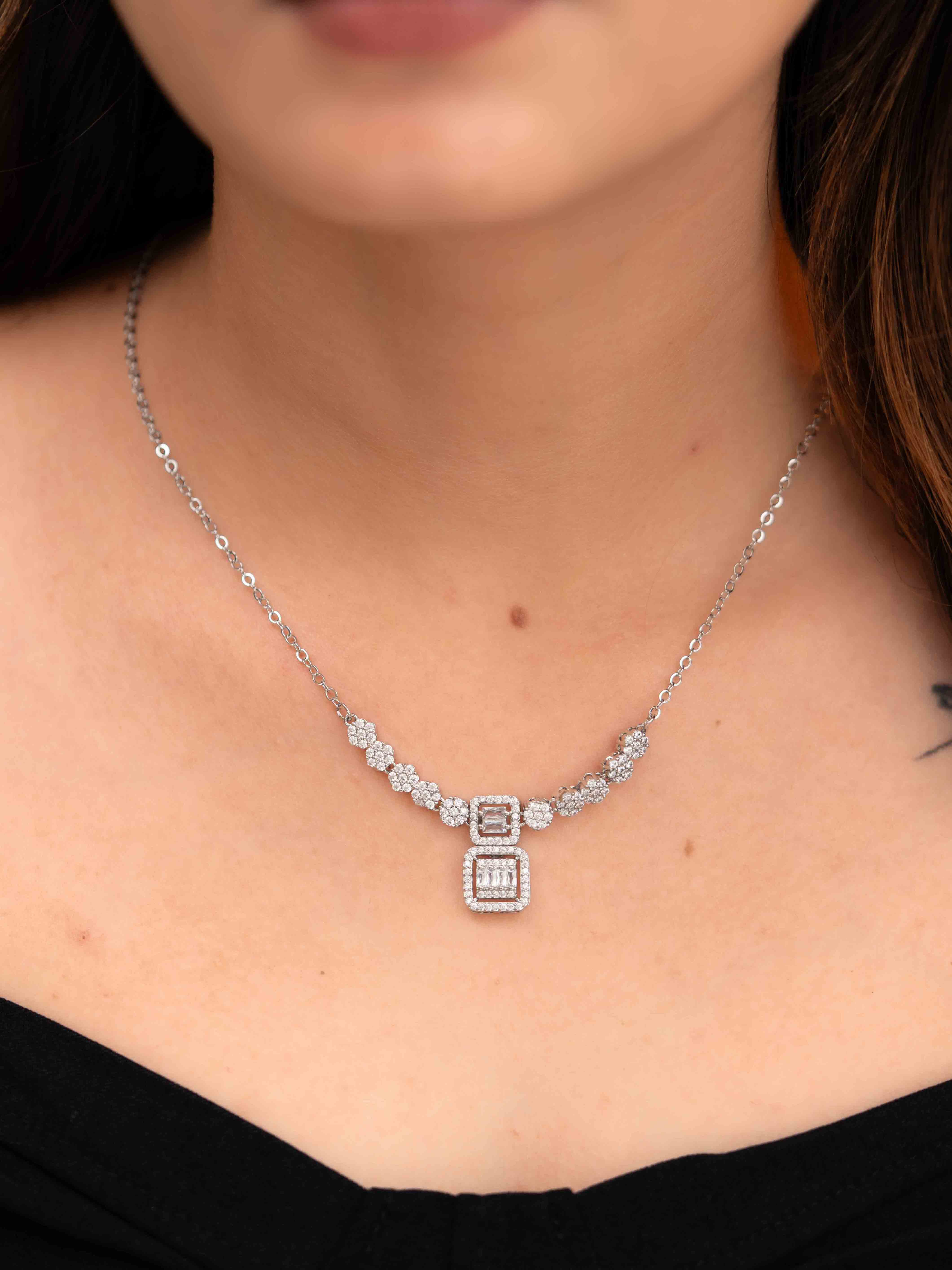 Reya  Silver Necklace Set