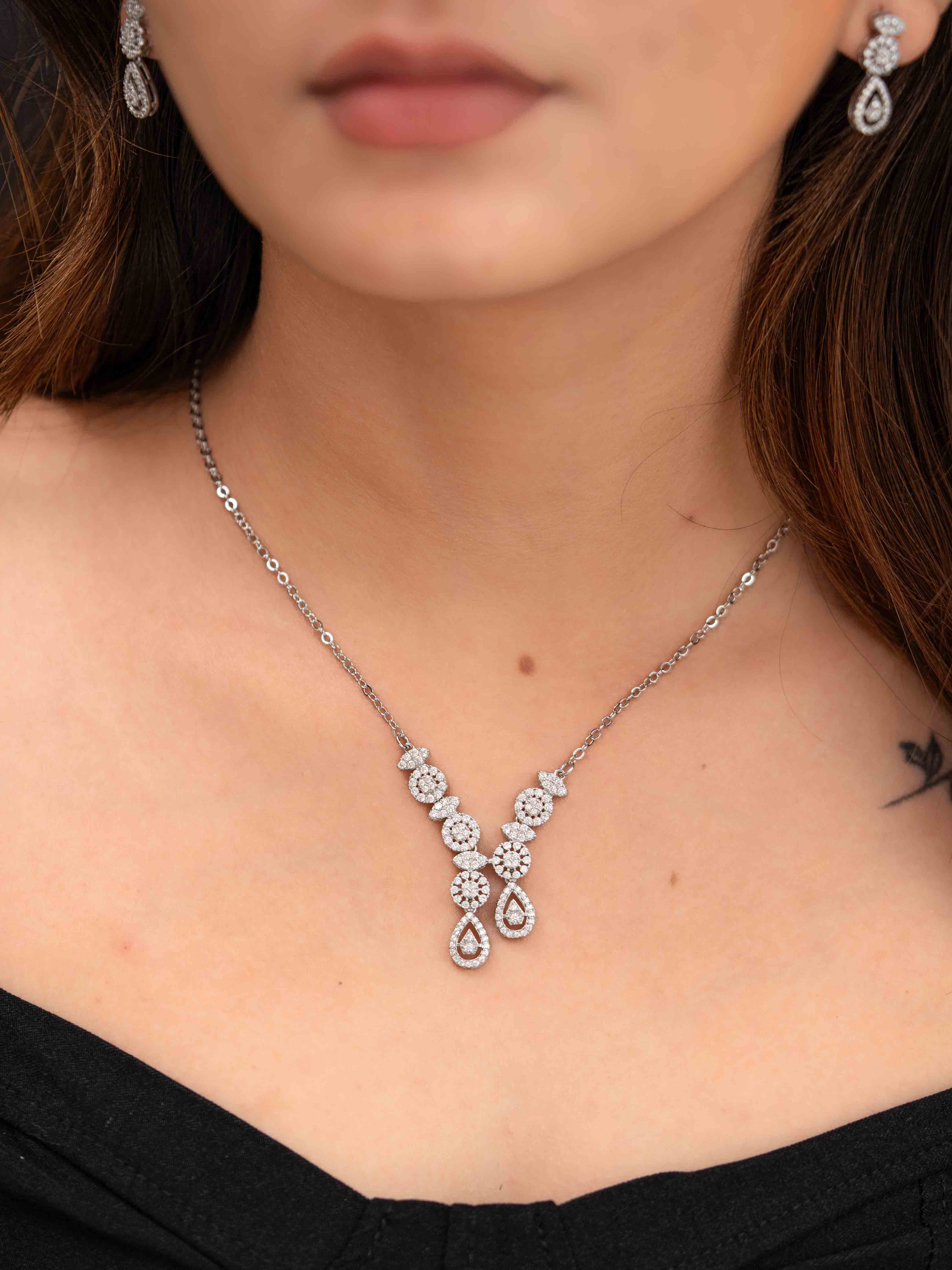 Glow Silver Necklace Set