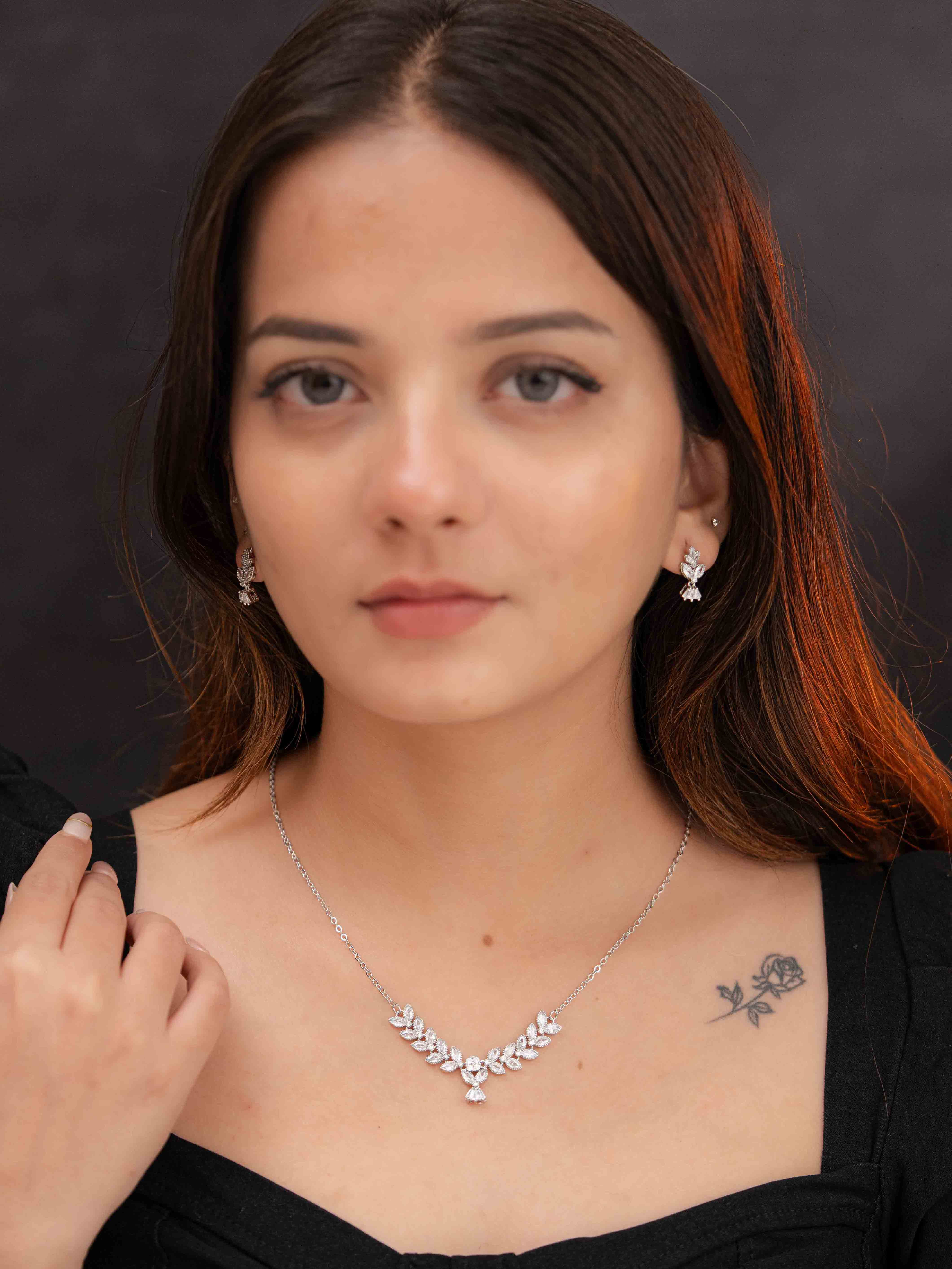 Aura Silver Necklace Set