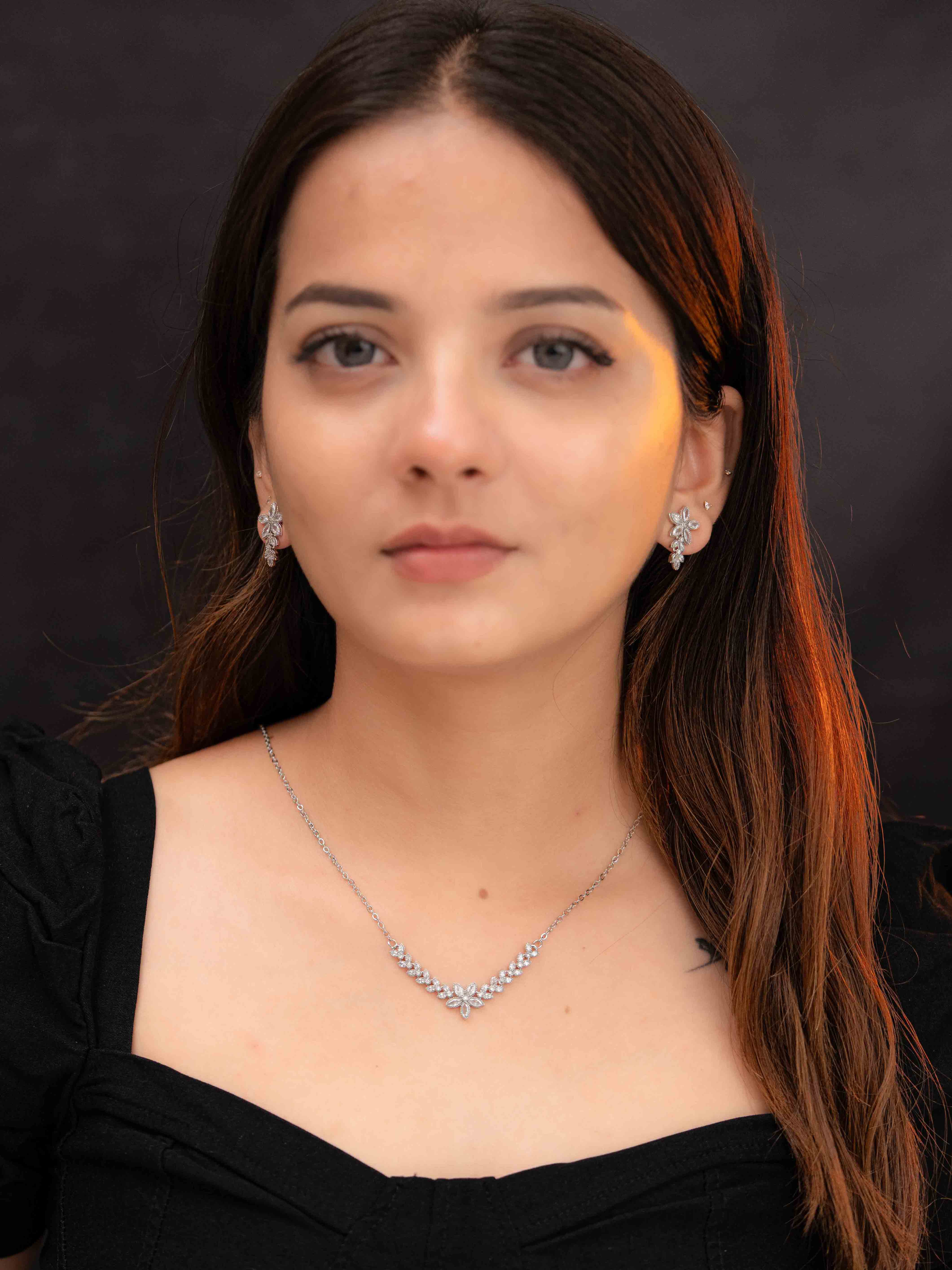 Dazzle Silver Necklace Set