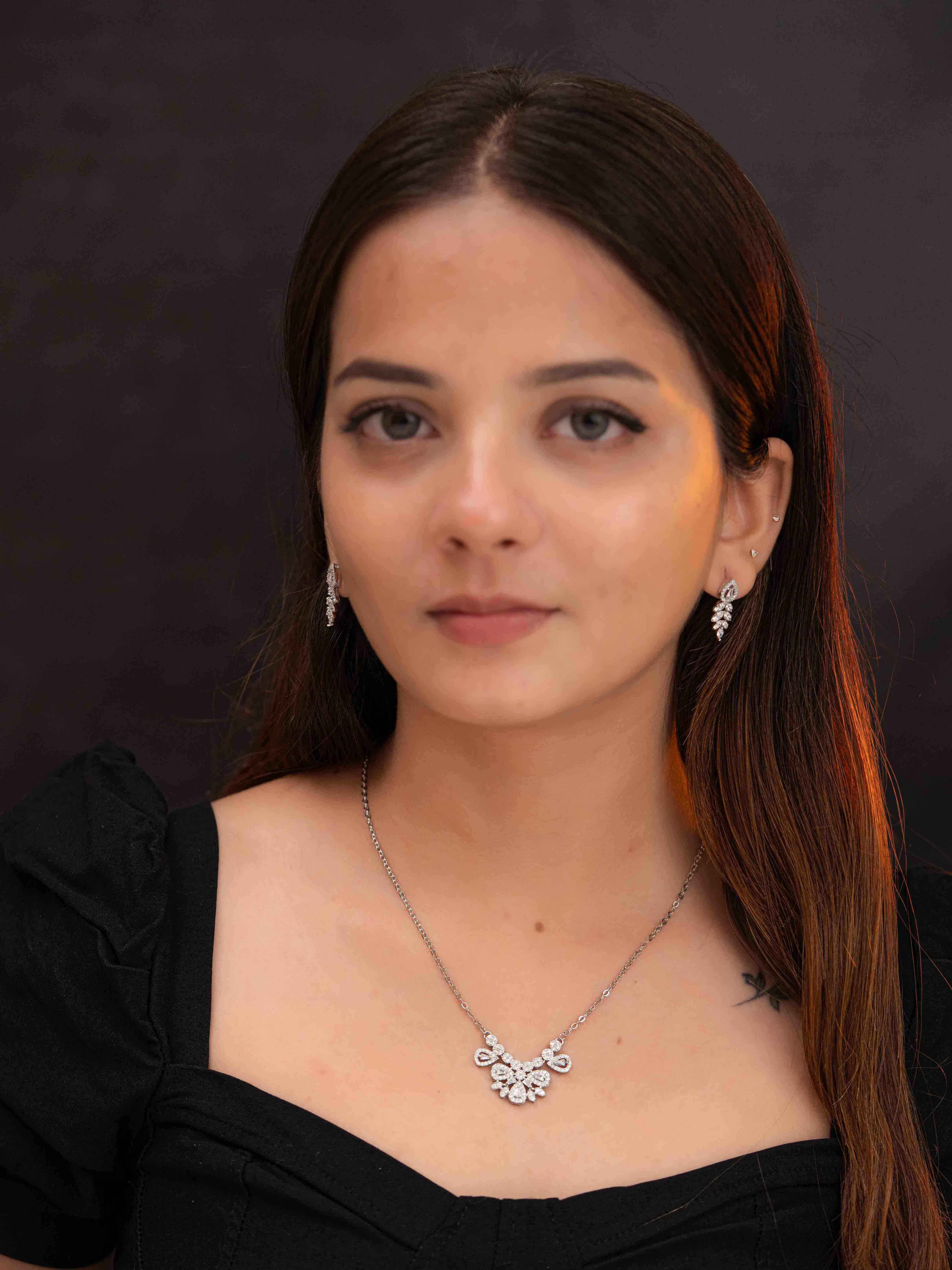 Esha Silver Necklace Set