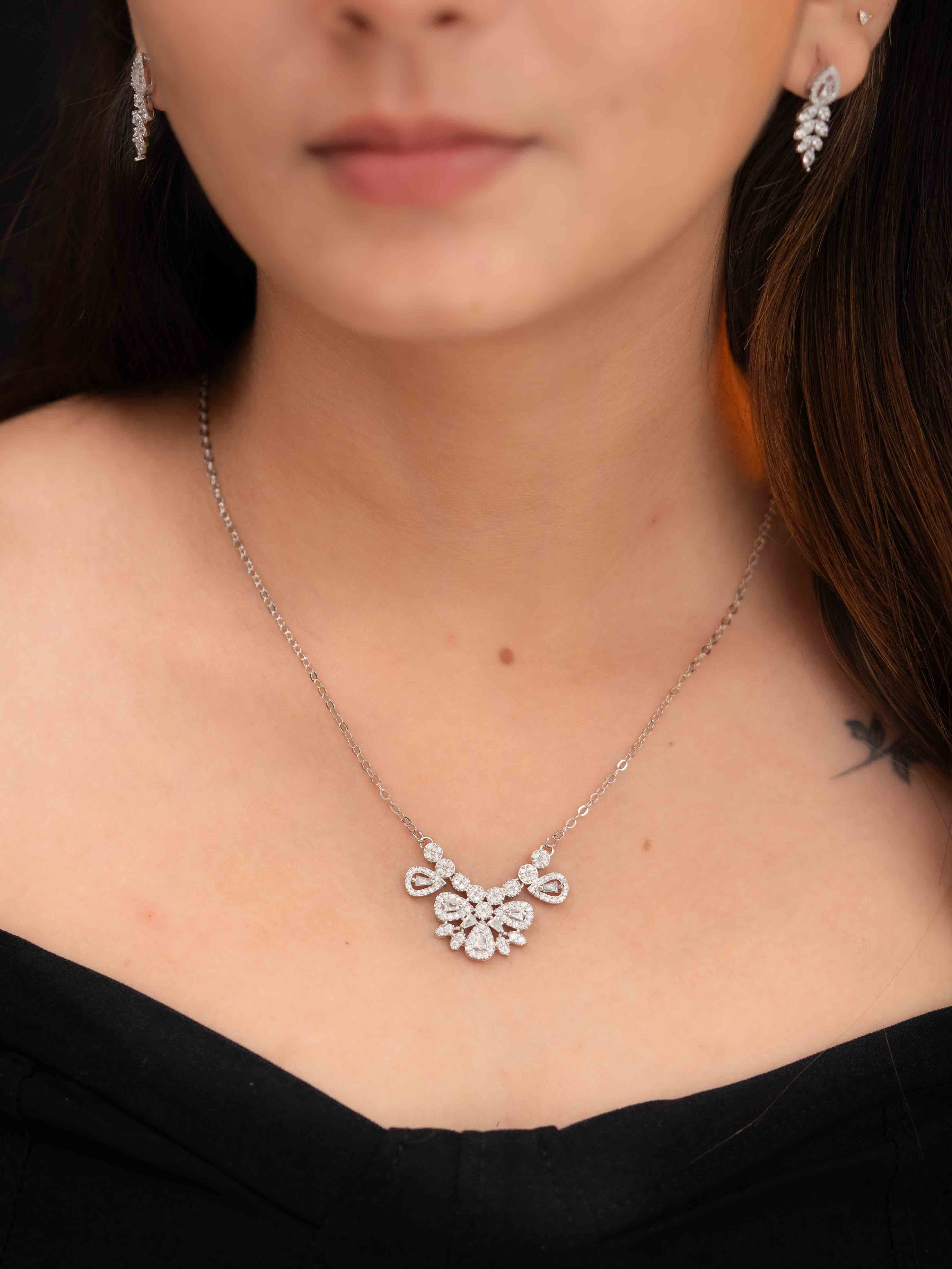 Esha Silver Necklace Set