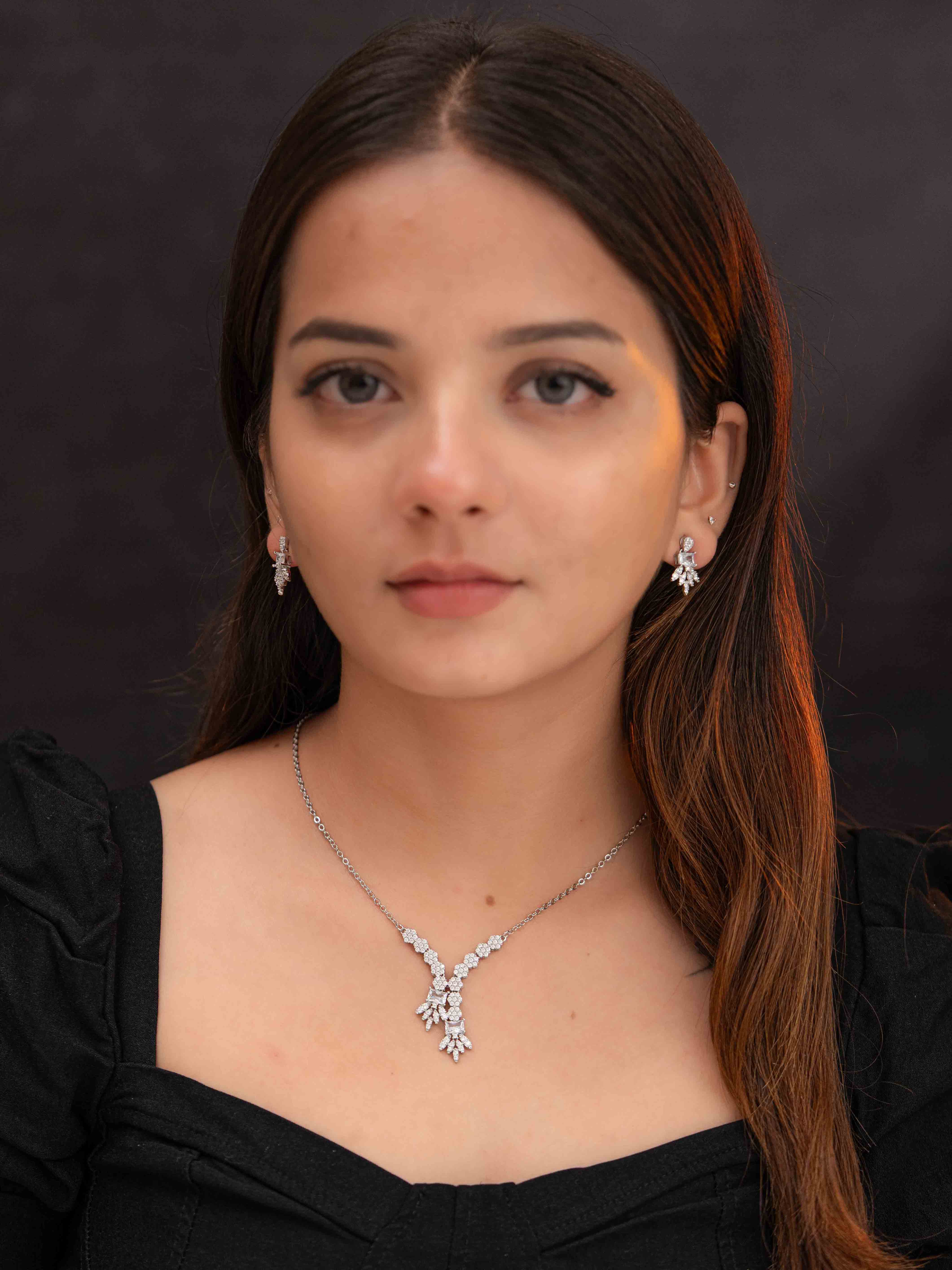 Savi Silver Necklace Set