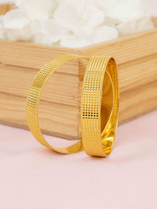 Zenvia Bangle. (Set of 2)
