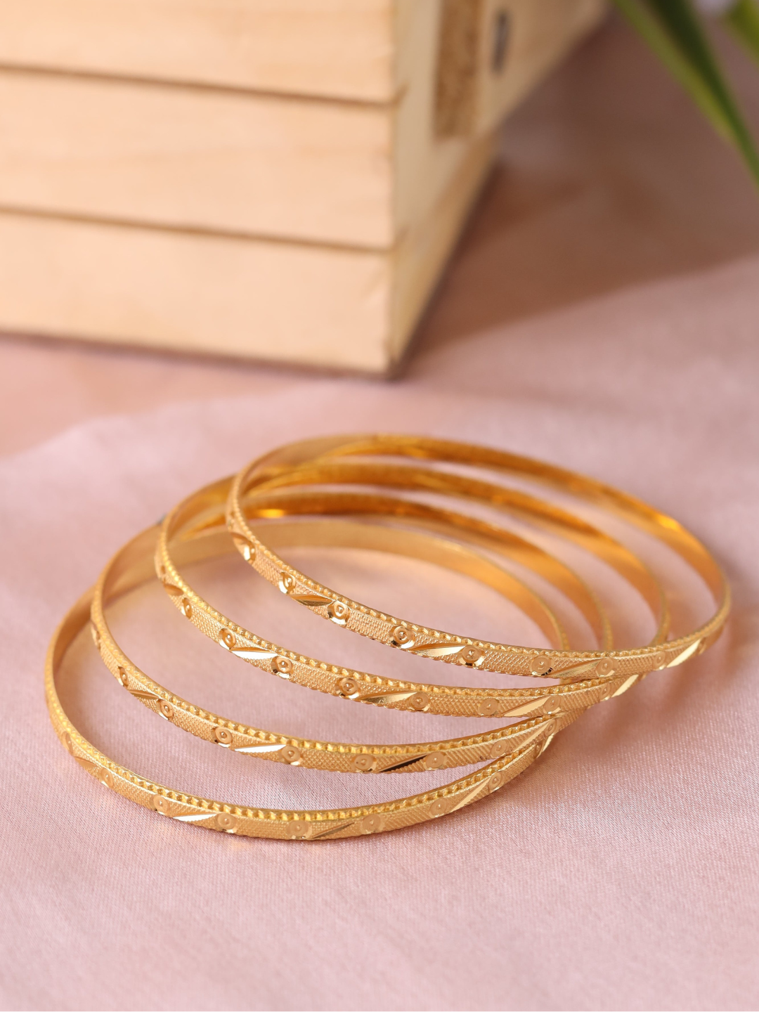 Niharika Bangle ( Set of 4 )