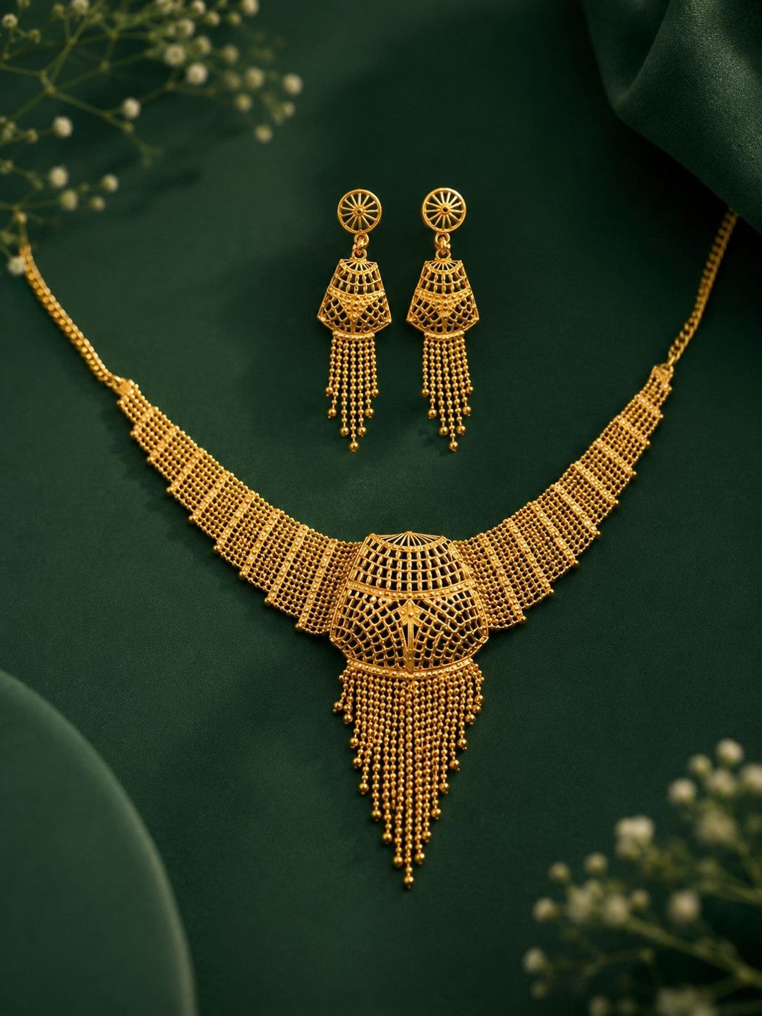 Mahika gold necklace set