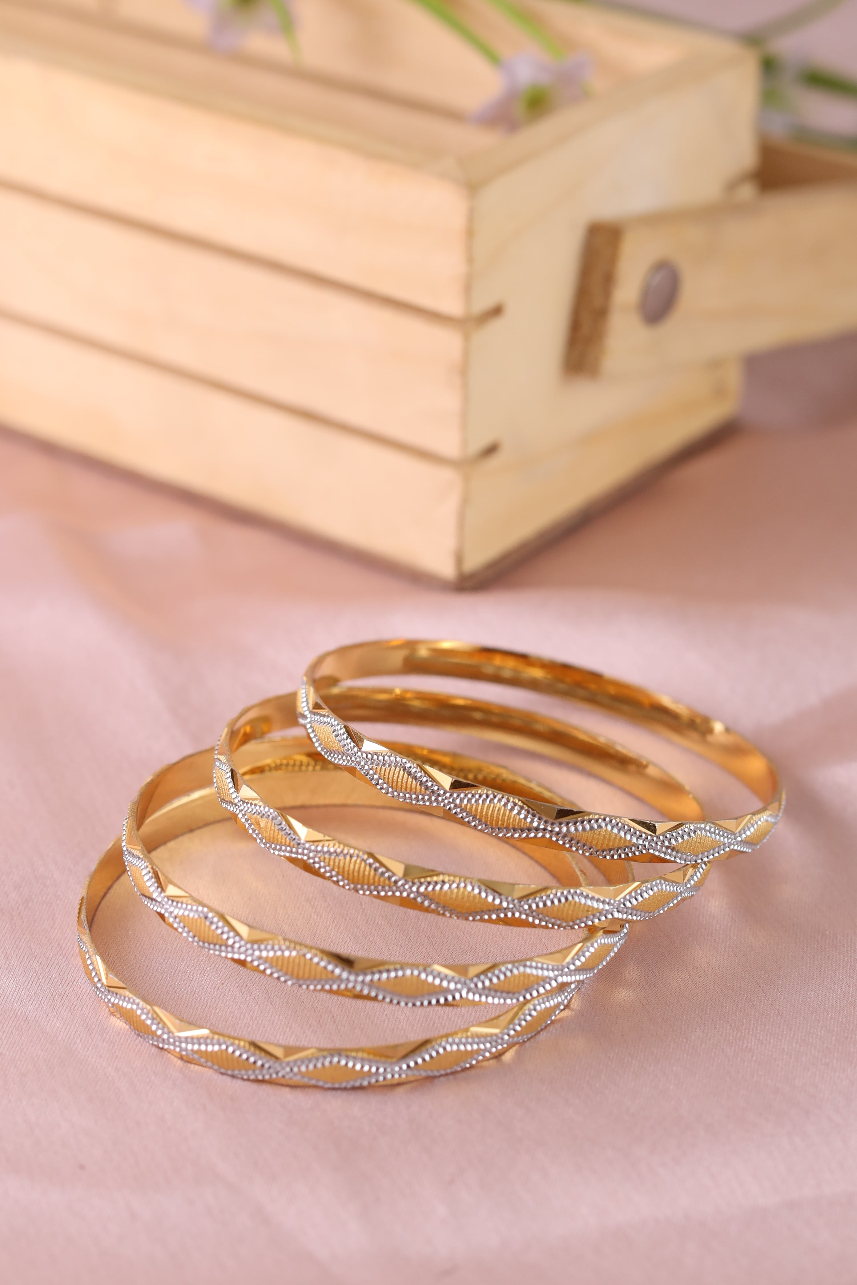 Pallavi Bangle ( Set of 4)