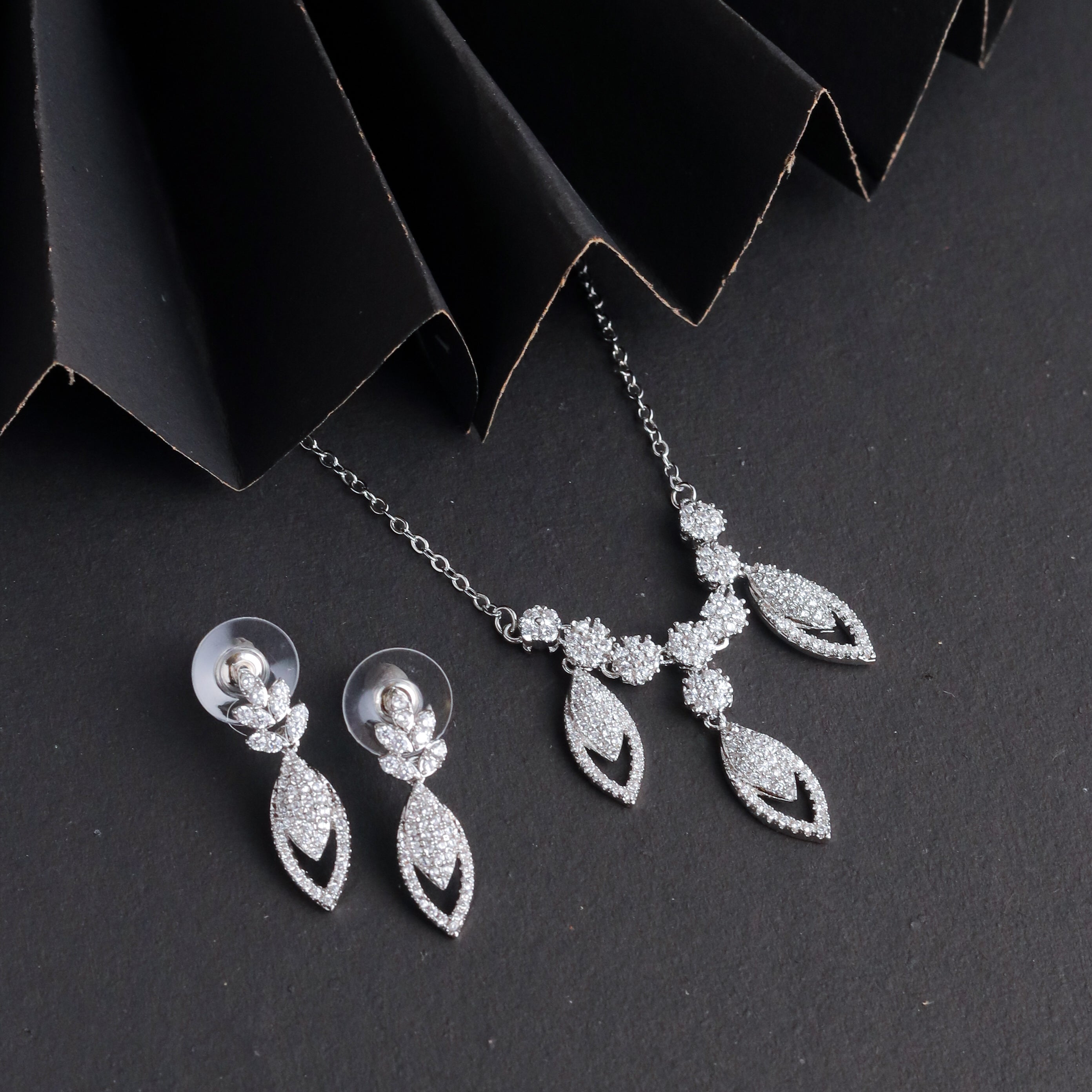 Aurora Silver Pendant Set