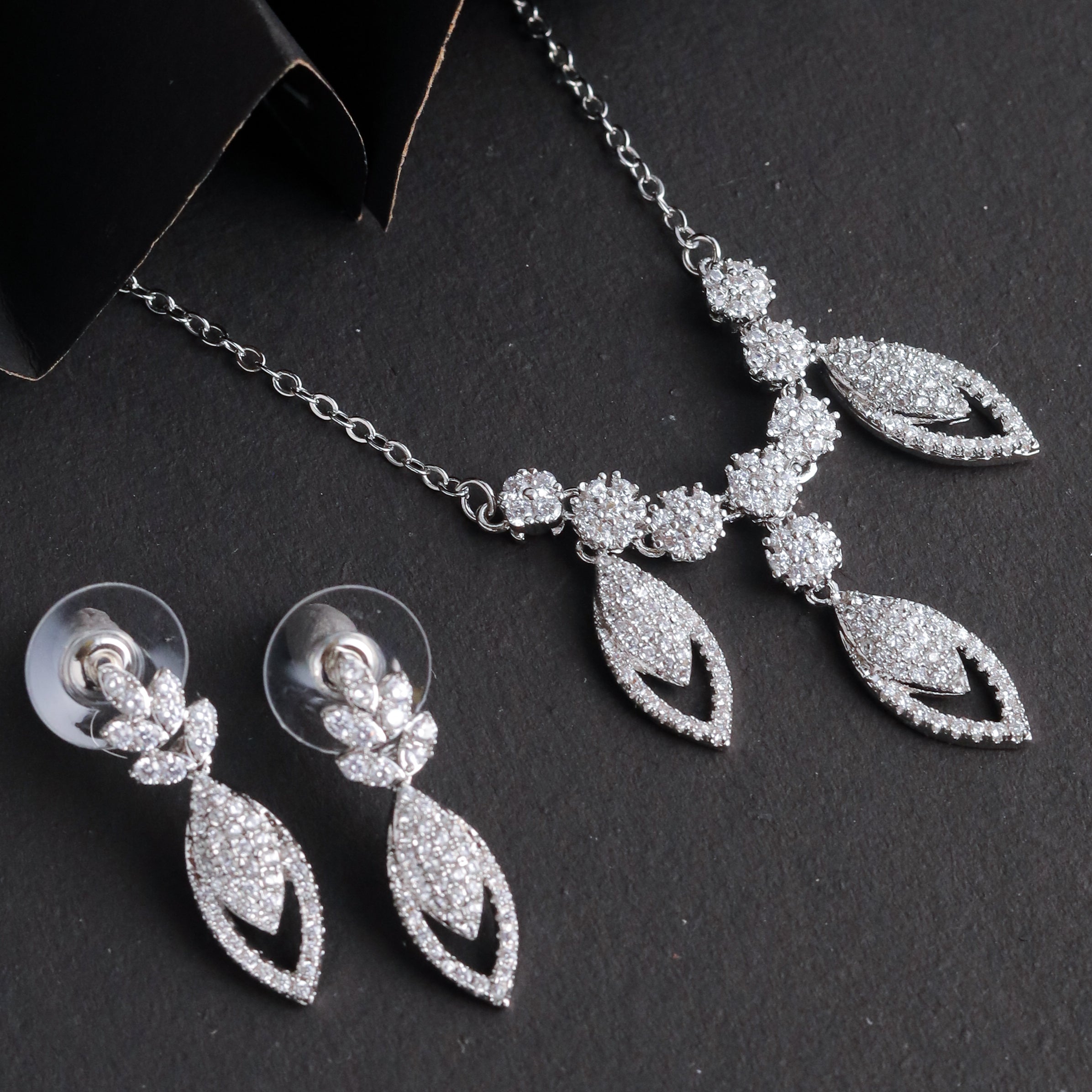 Aurora Silver Pendant Set