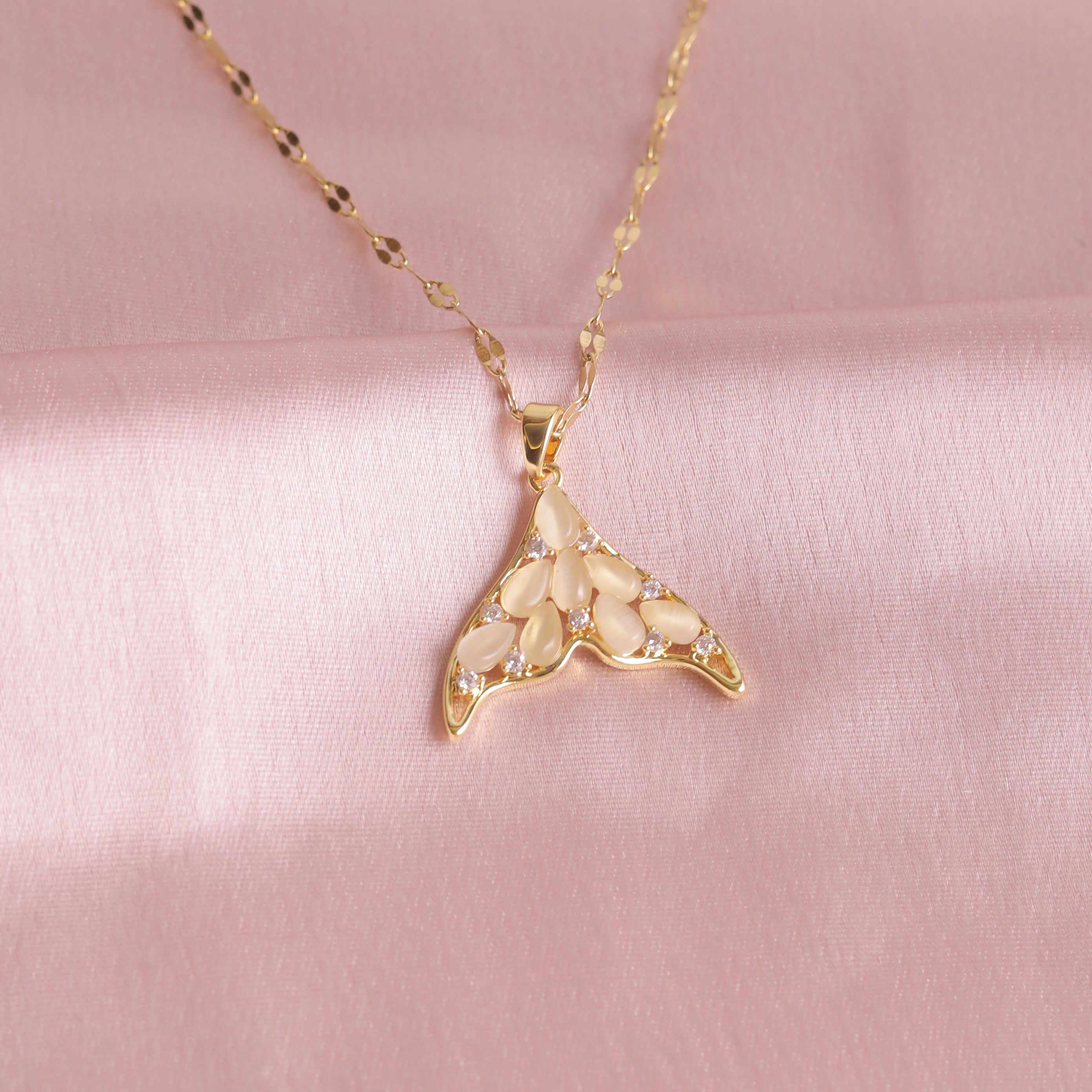 Estella Necklace