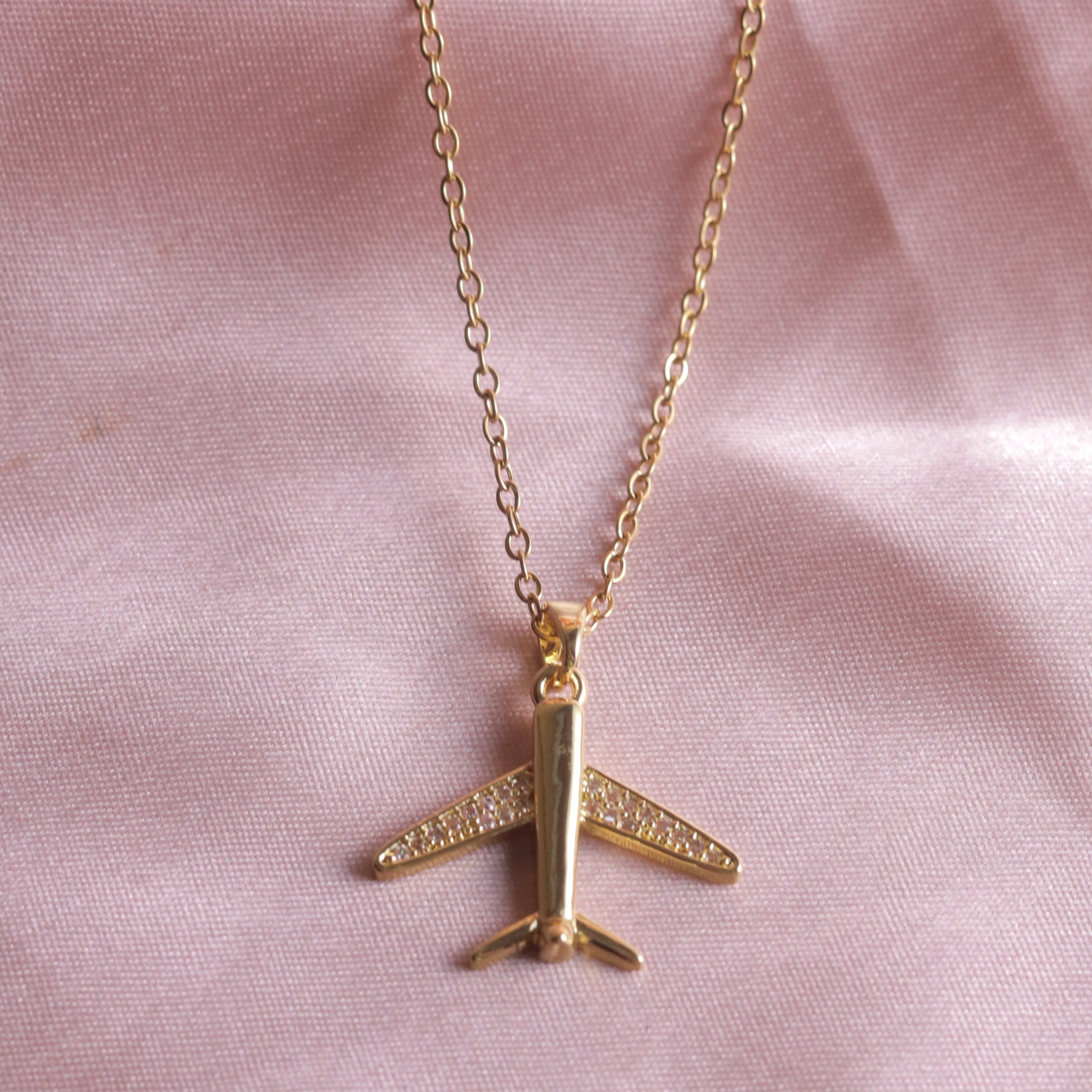 Fly-In Necklace