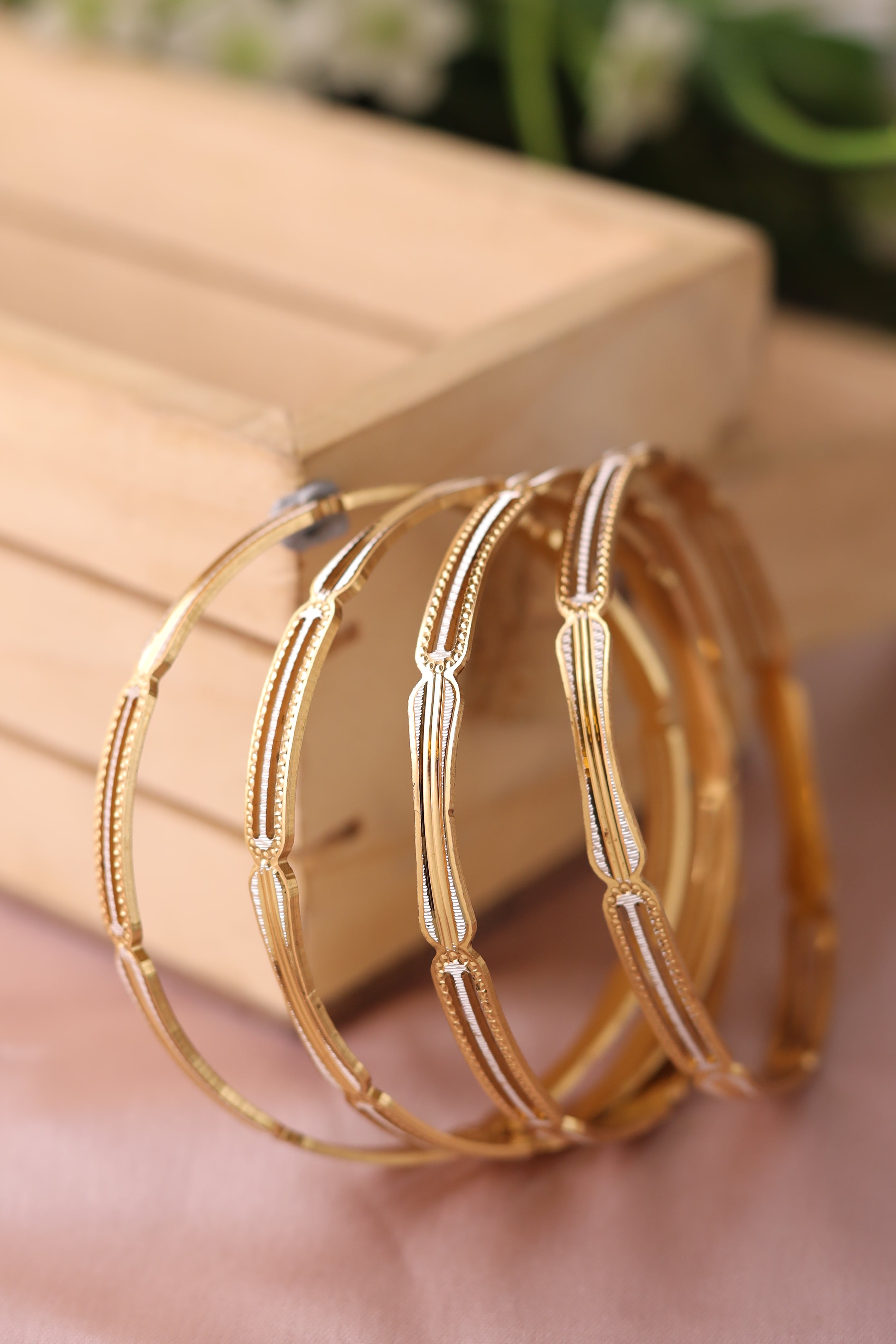 Stuti Designer Bangle  ( Set of 4 )