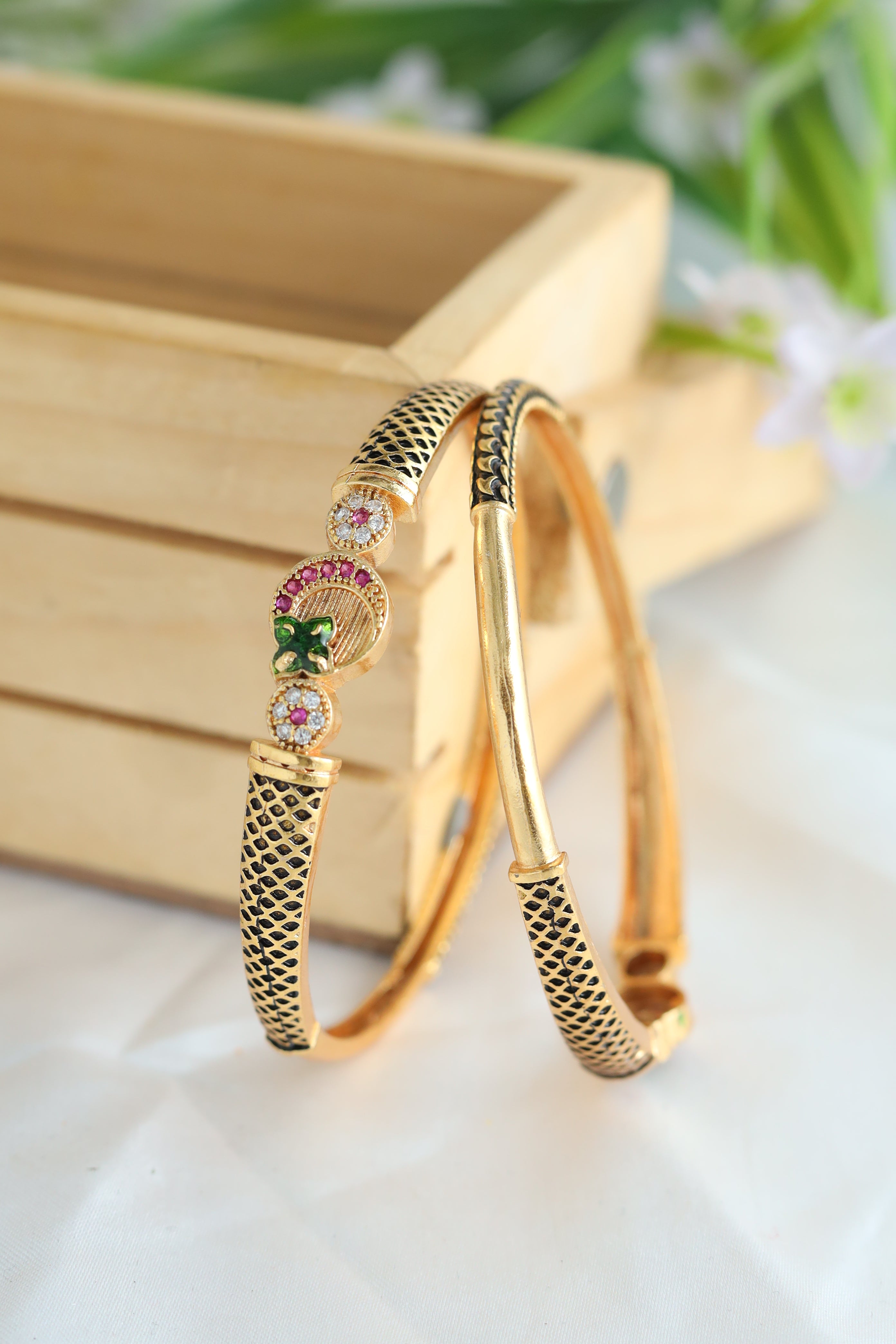 Sapna Bangle. ( Set of 2 )