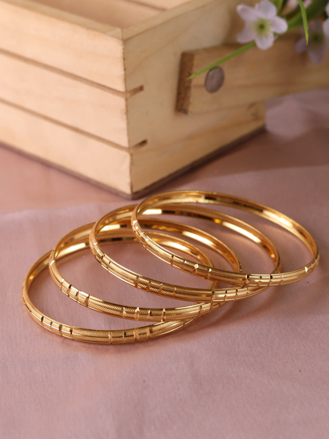 Radhika Bangle ( Set of 4)