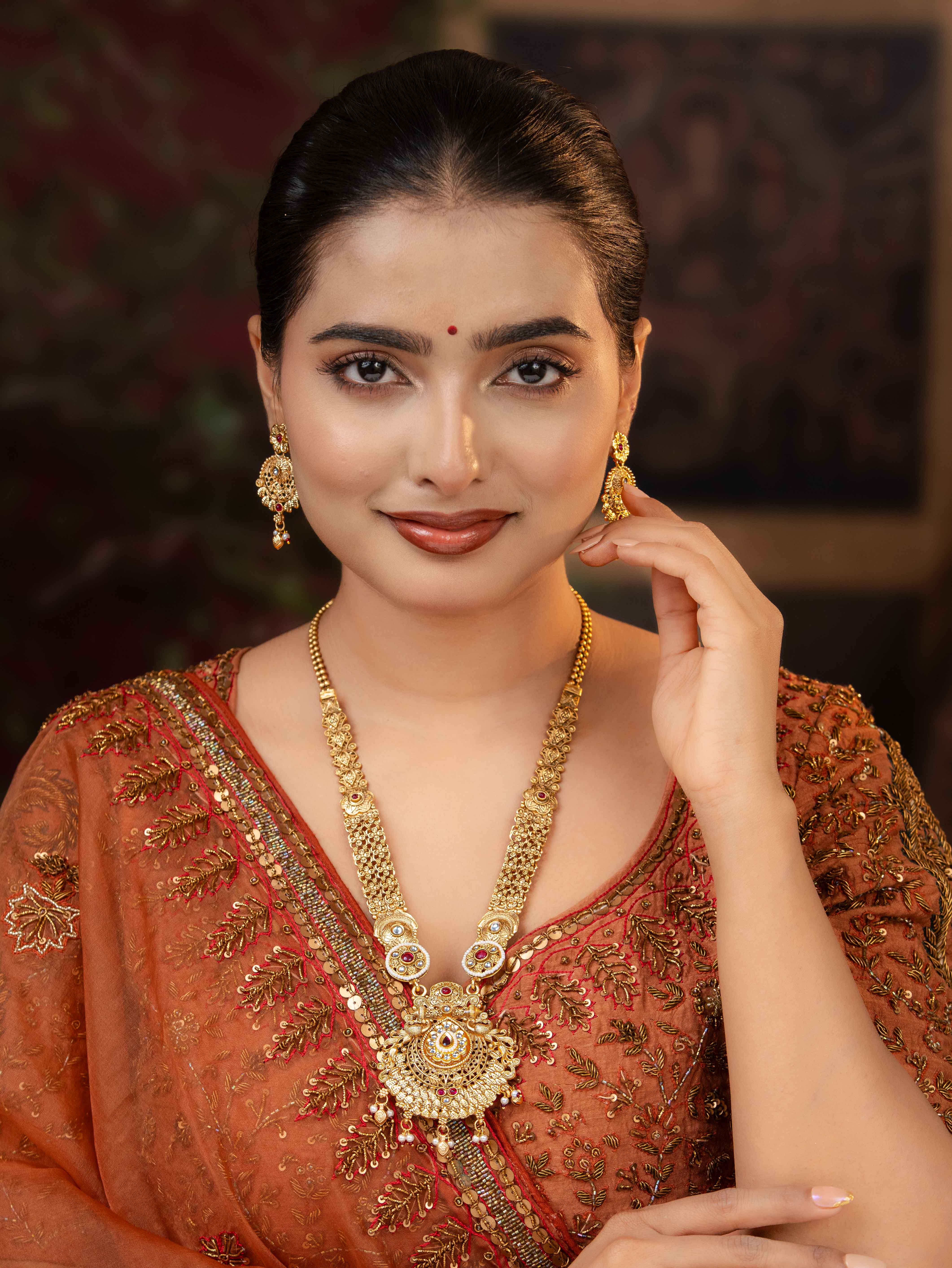 Pranika Necklace Set