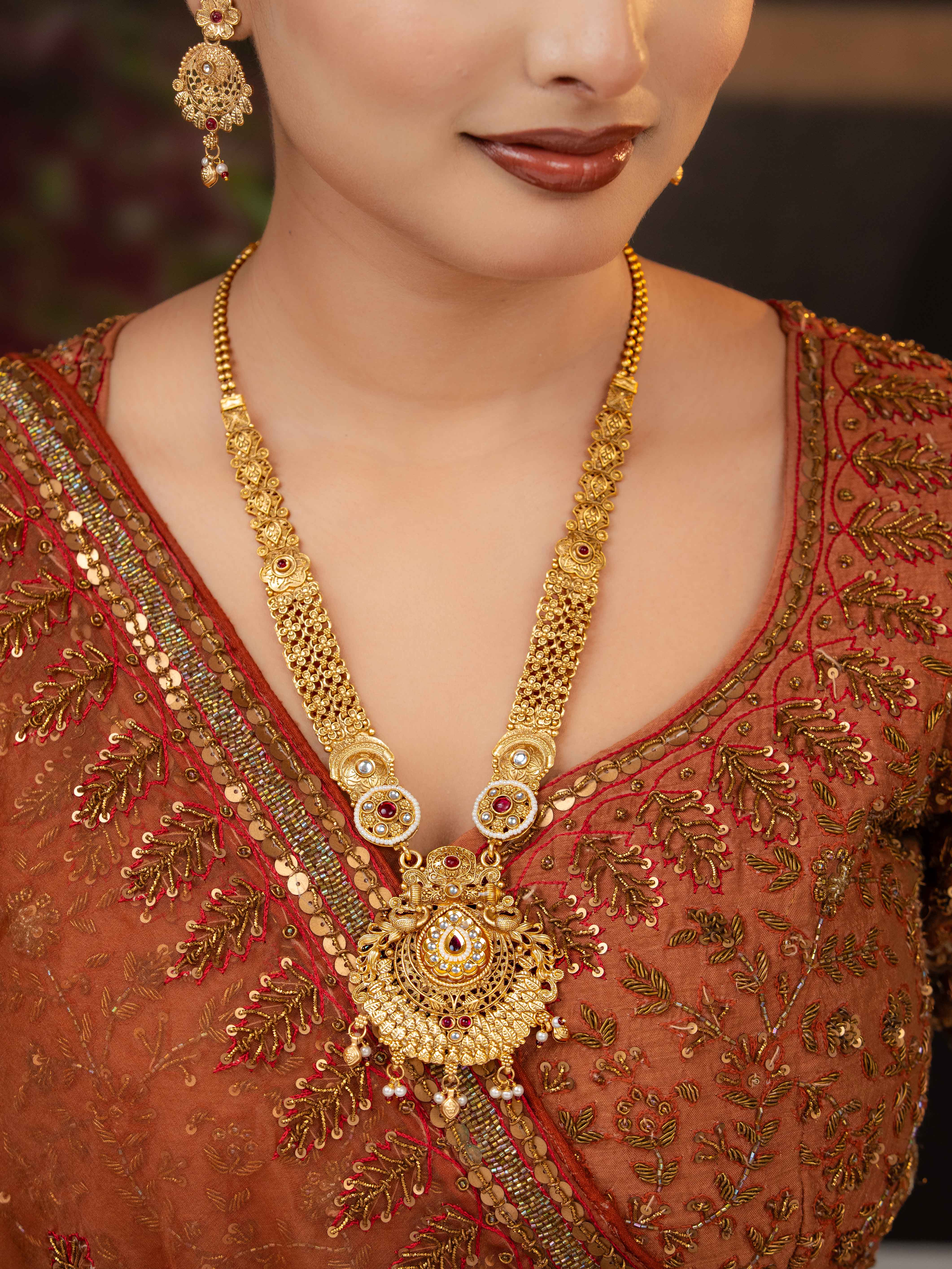 Pranika Necklace Set