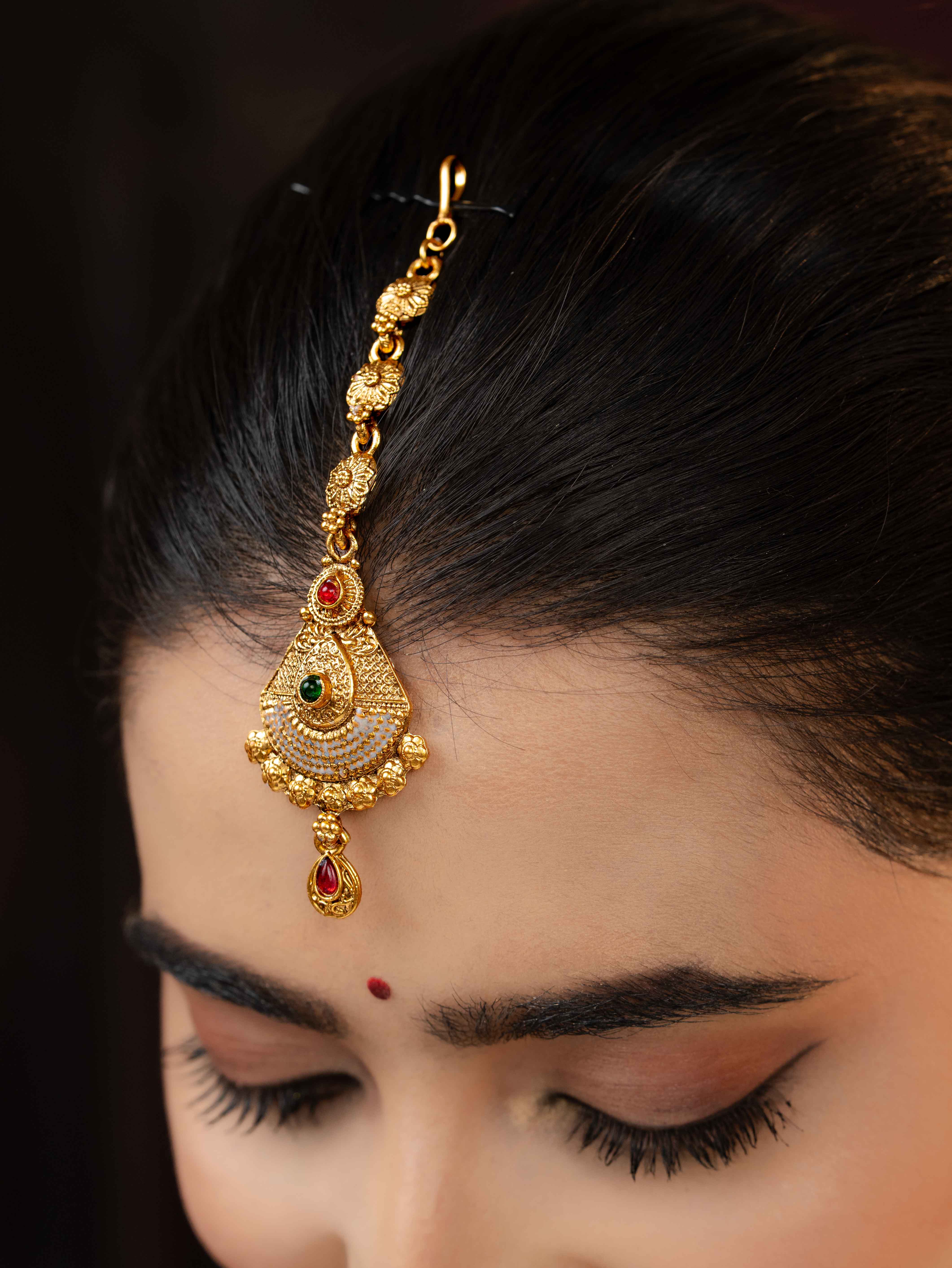 Lavira Necklace Set