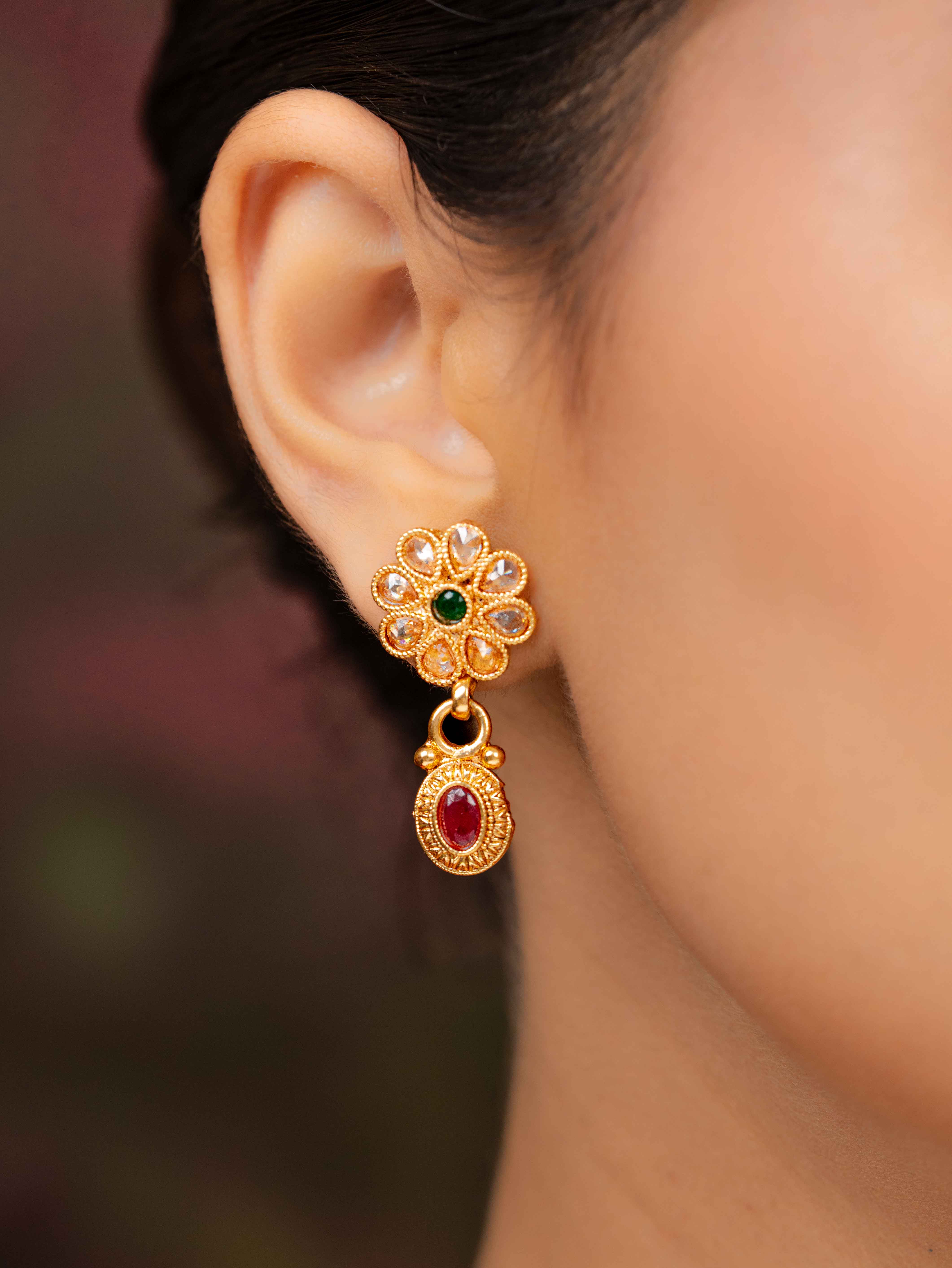 Hansika Necklace Set