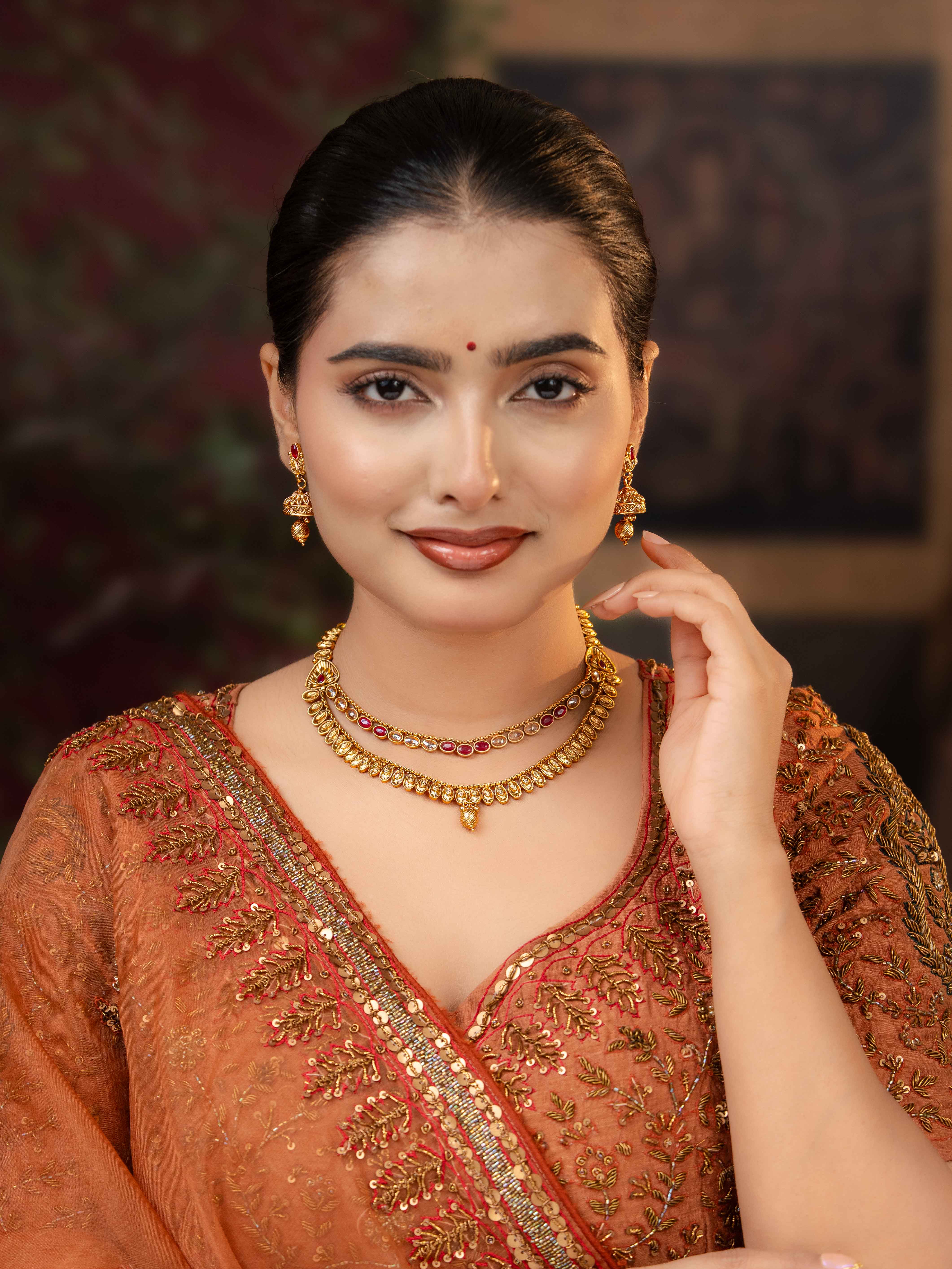 Vamika Necklace Set