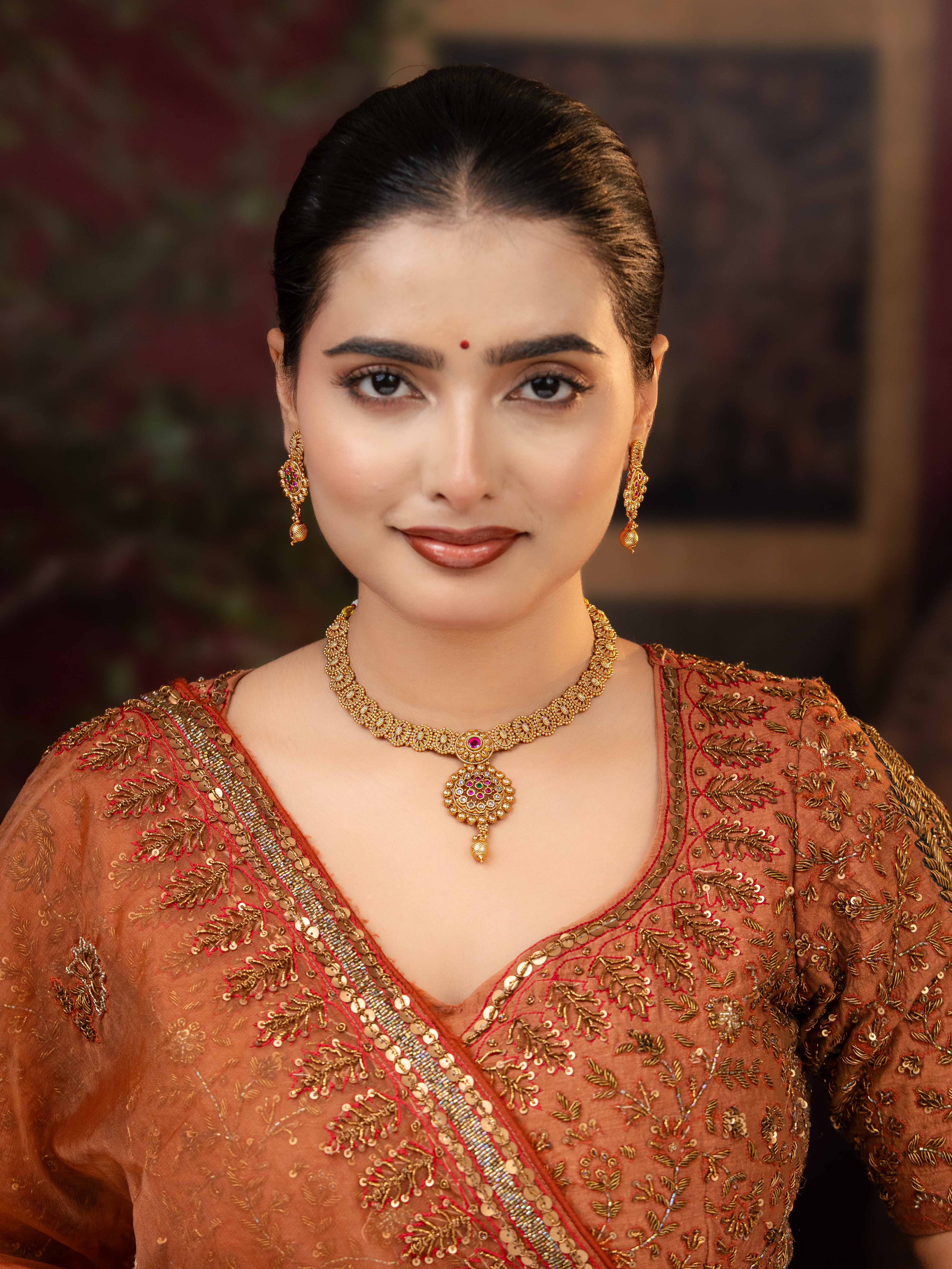 Urvashi Necklace Set