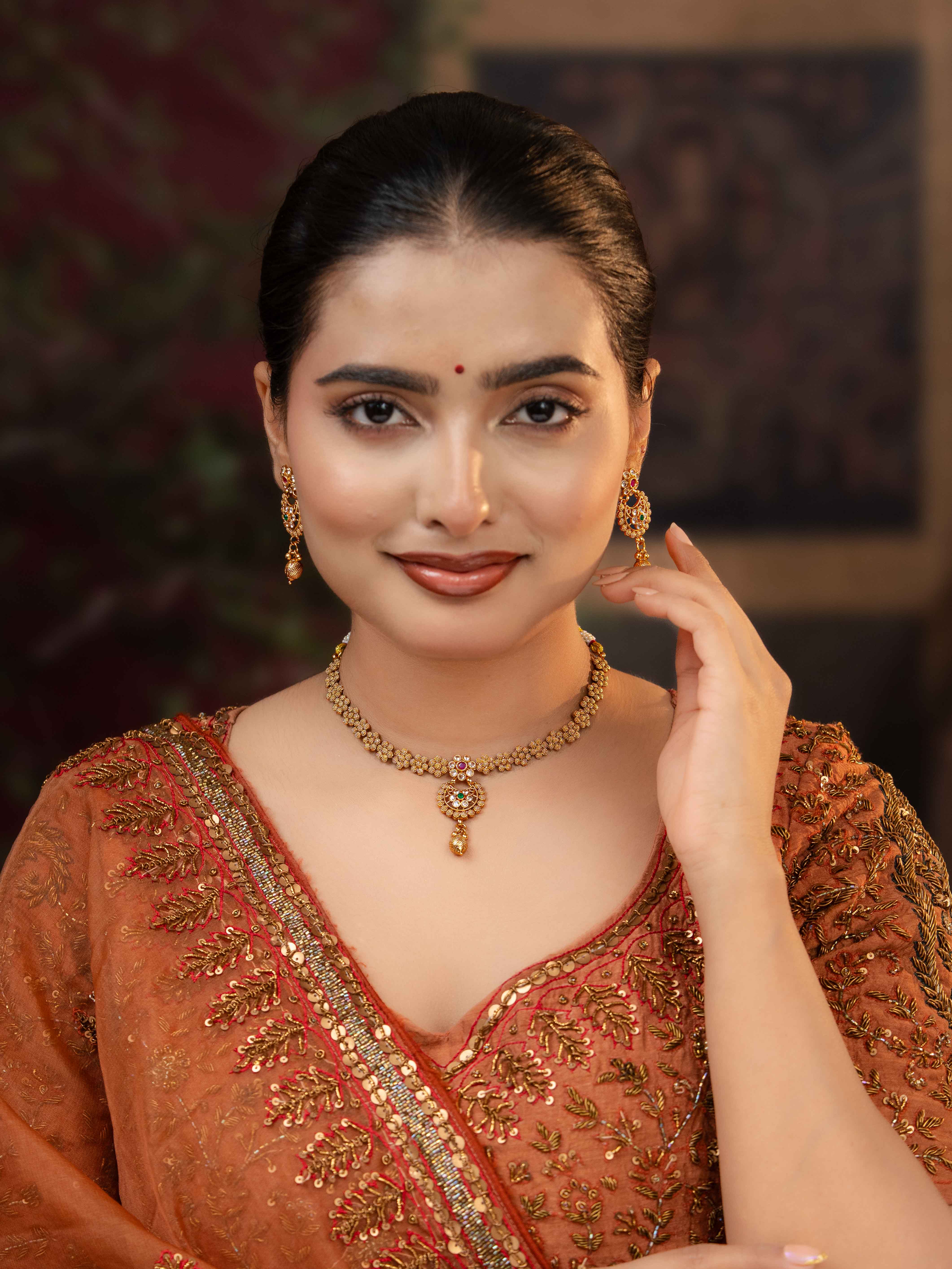 Gaurangi Necklace Set
