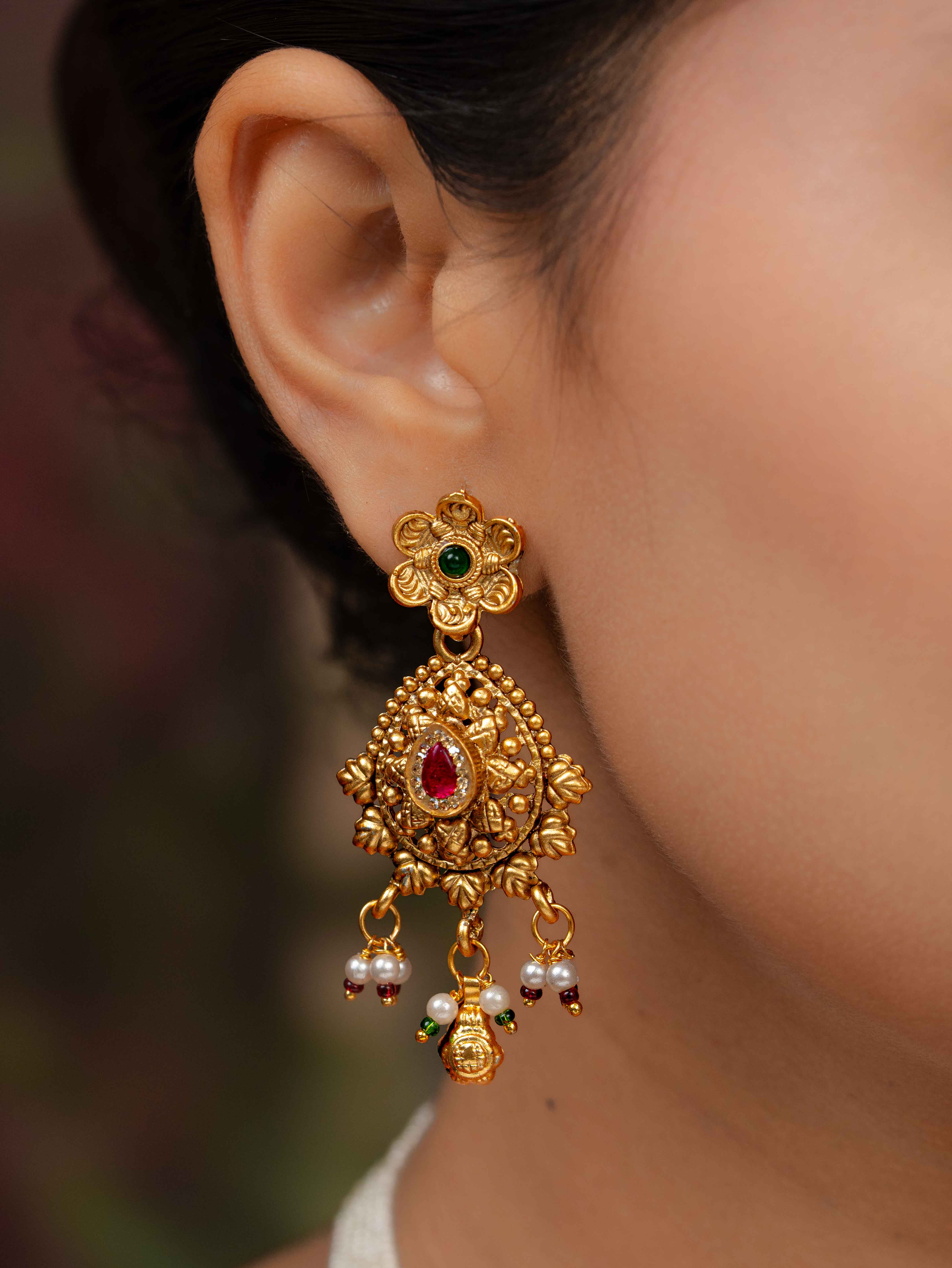 Surmayi Necklace Set