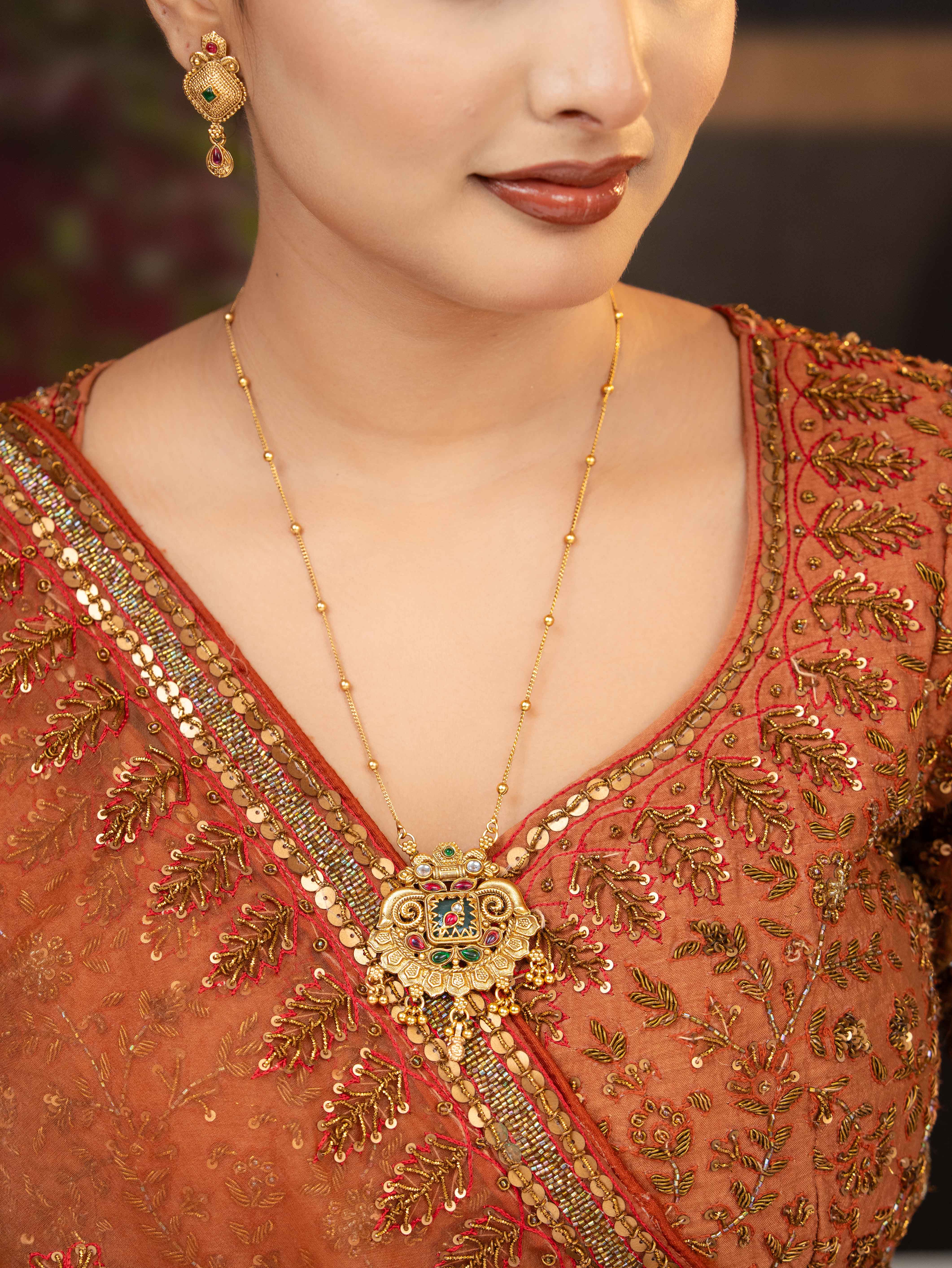 Urvika Necklace Set