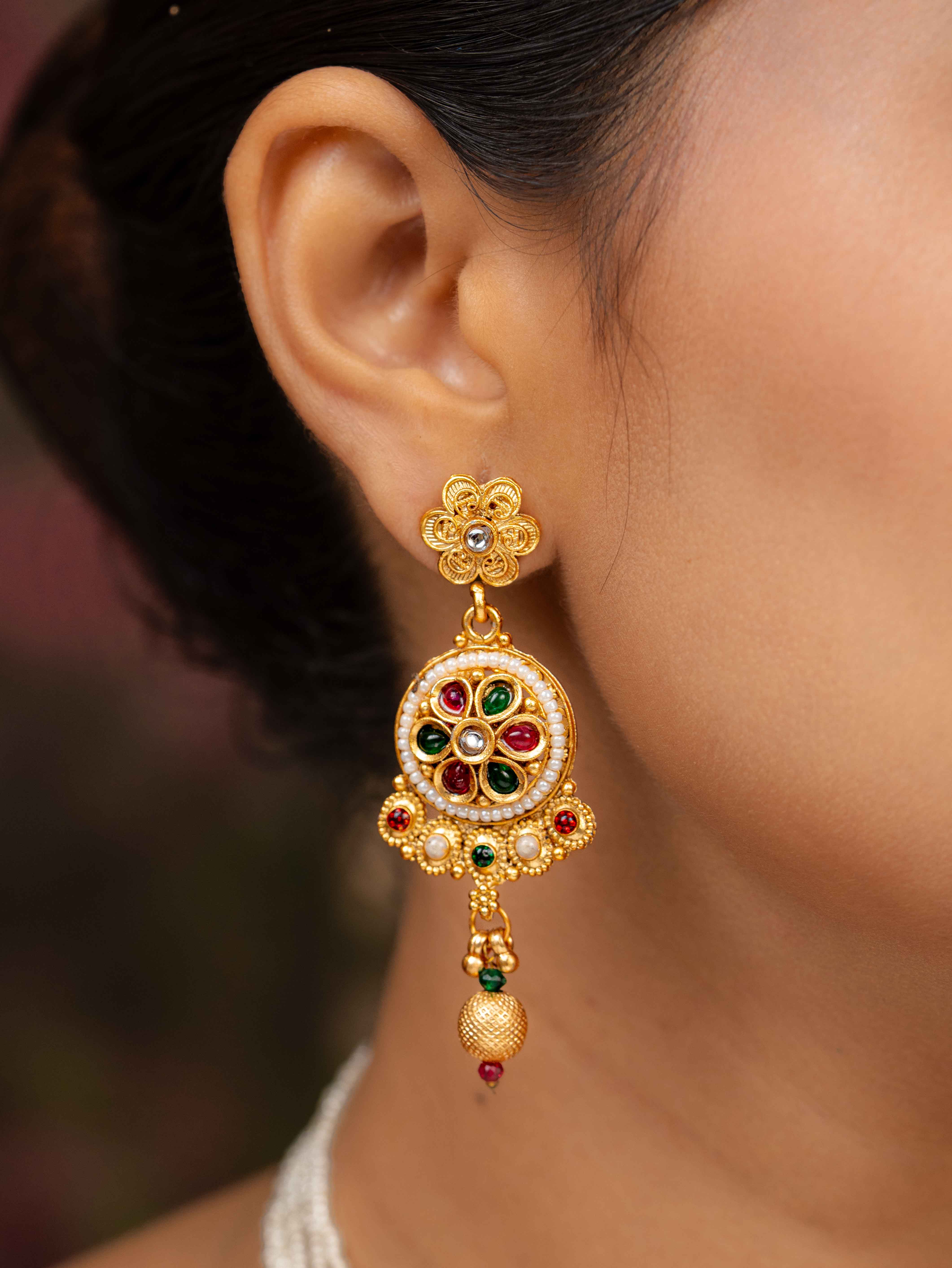 Kanakriti Necklace Set