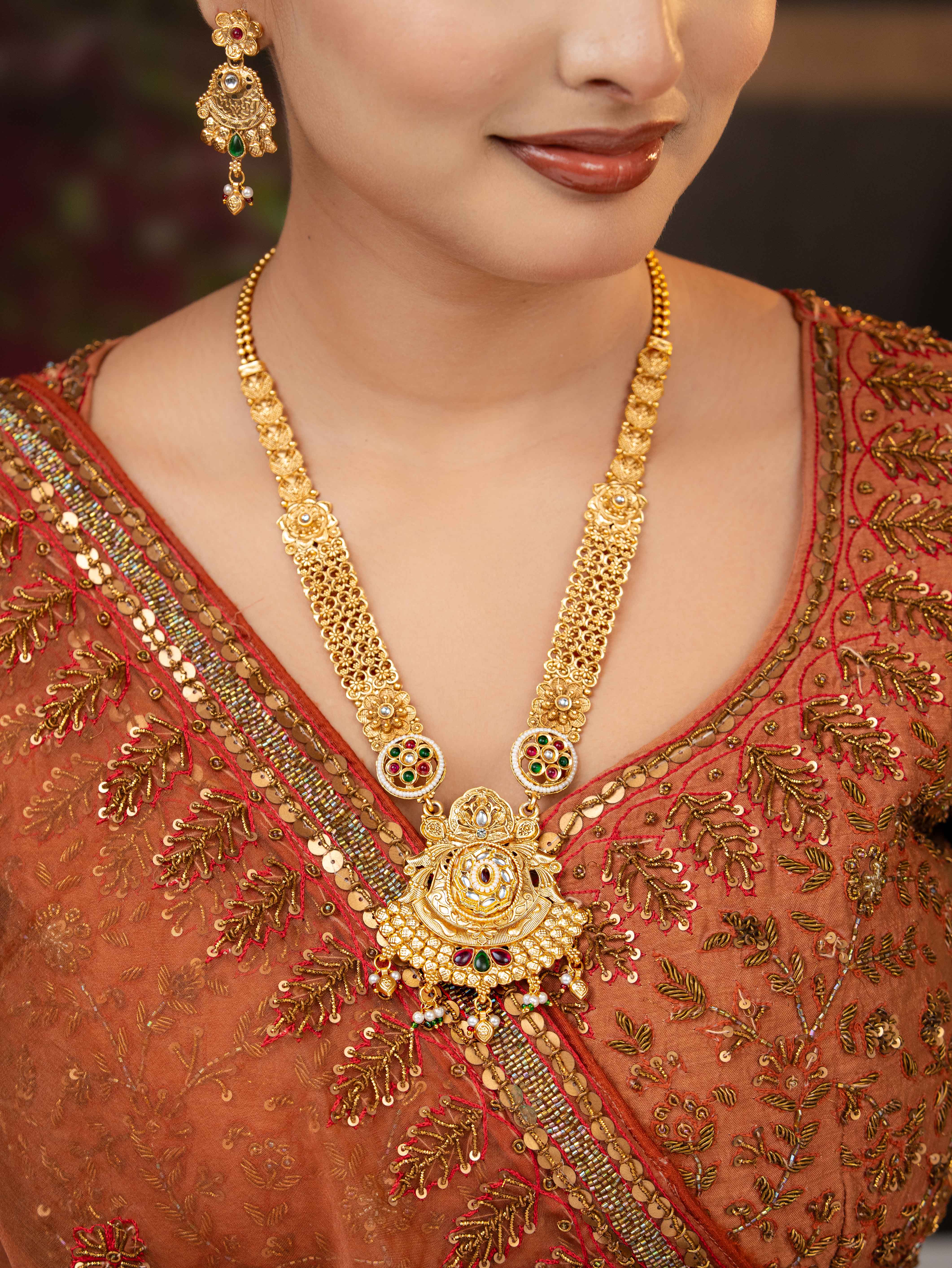 Viraaya Necklace Set