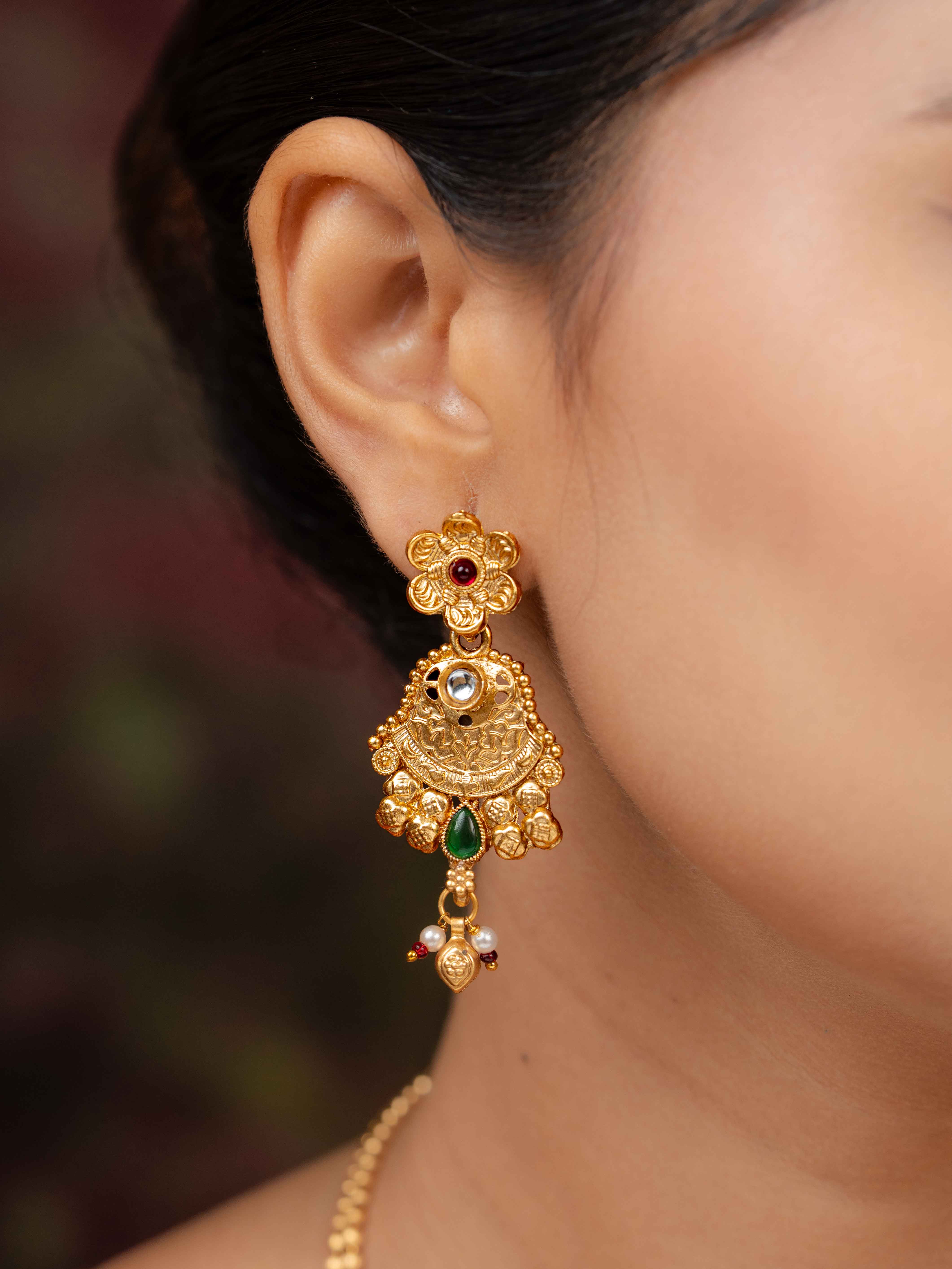 Viraaya Necklace Set