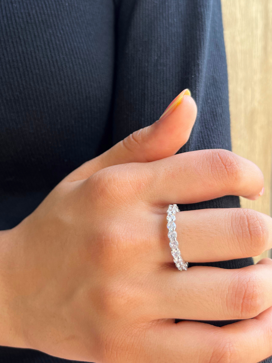 Silver band engagement ring discount