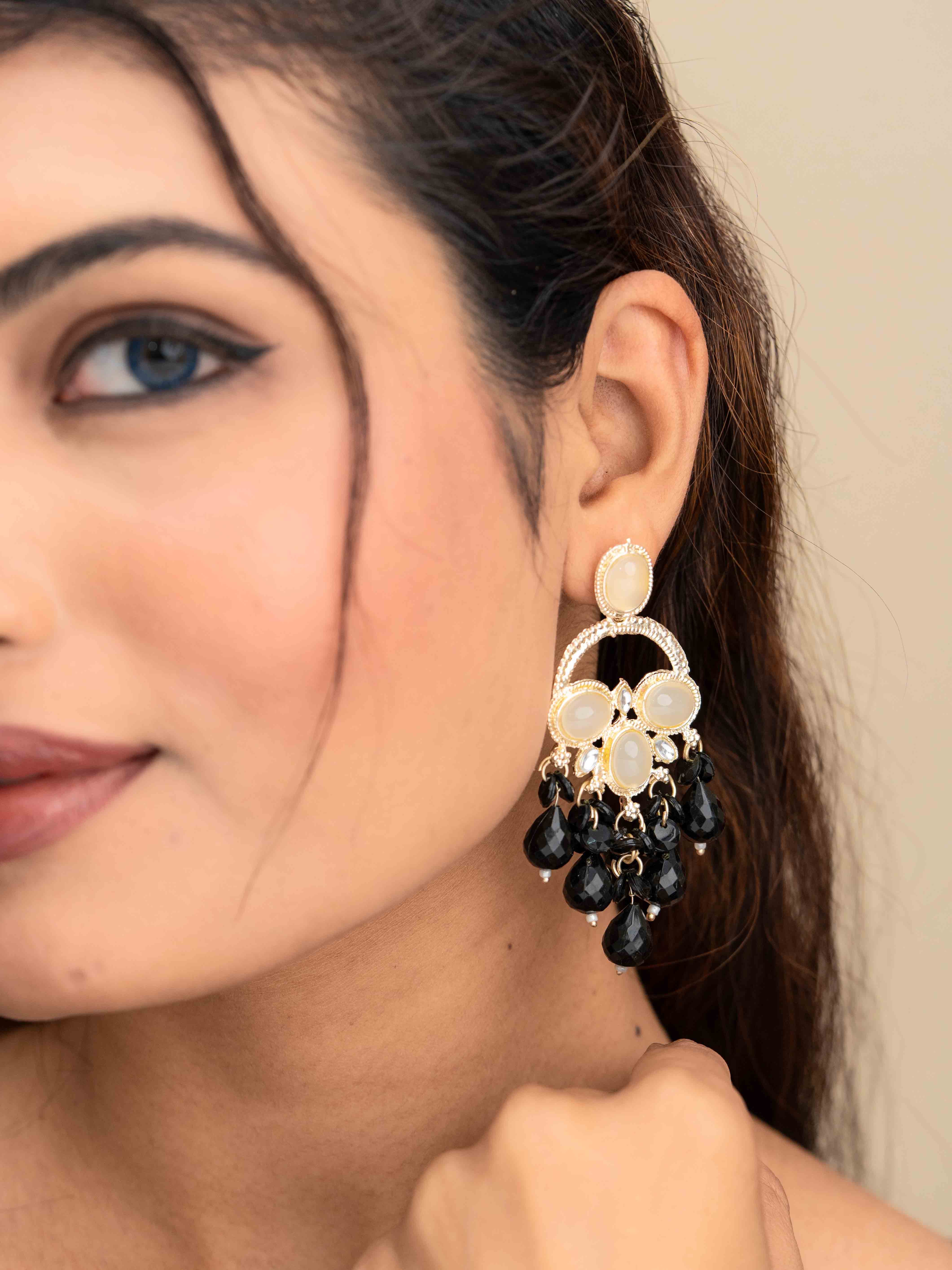 Suhasini Chandbalis