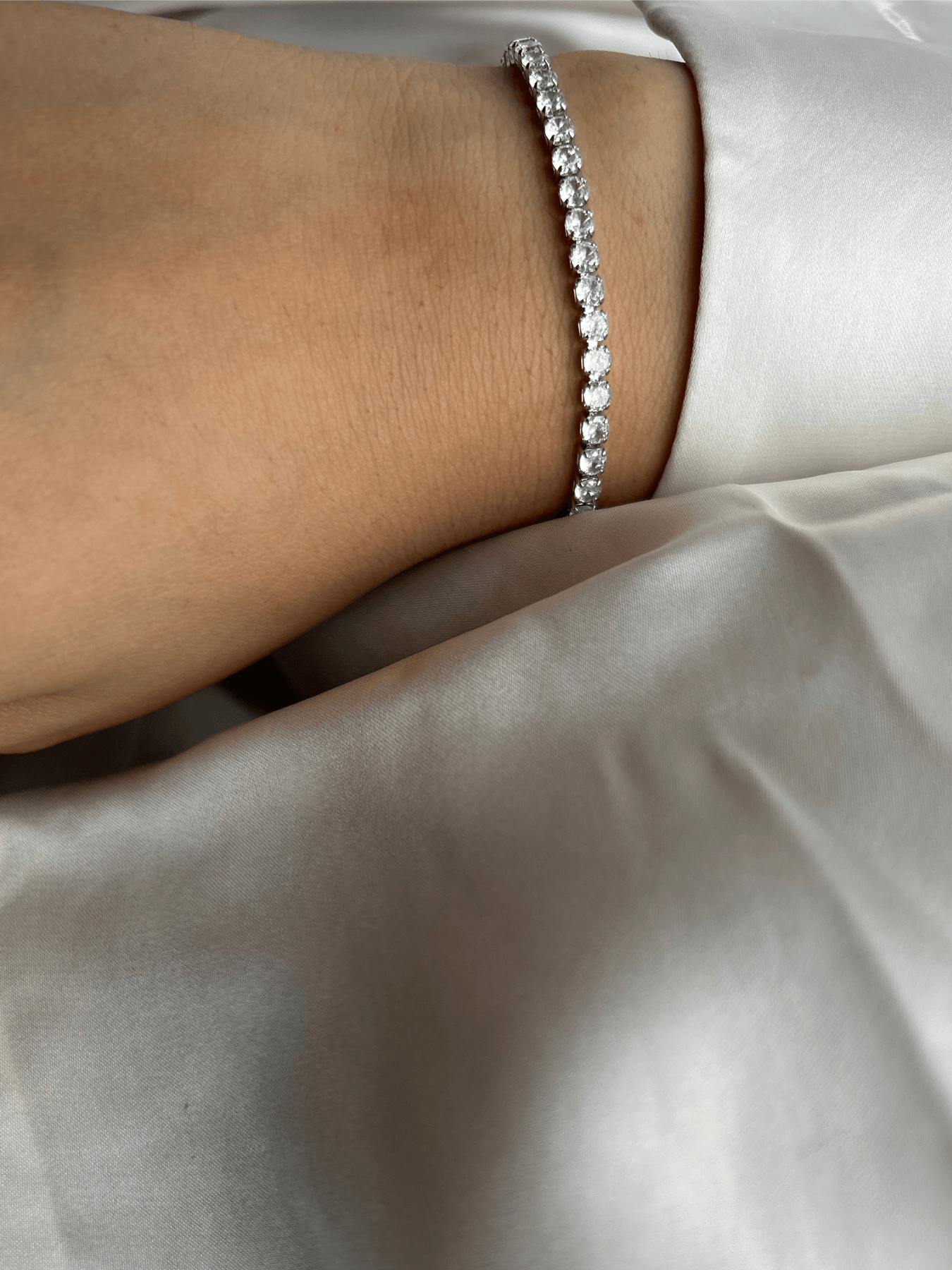 Timeless American Diamond Single Line Bracelet - Zeraki Jewels 