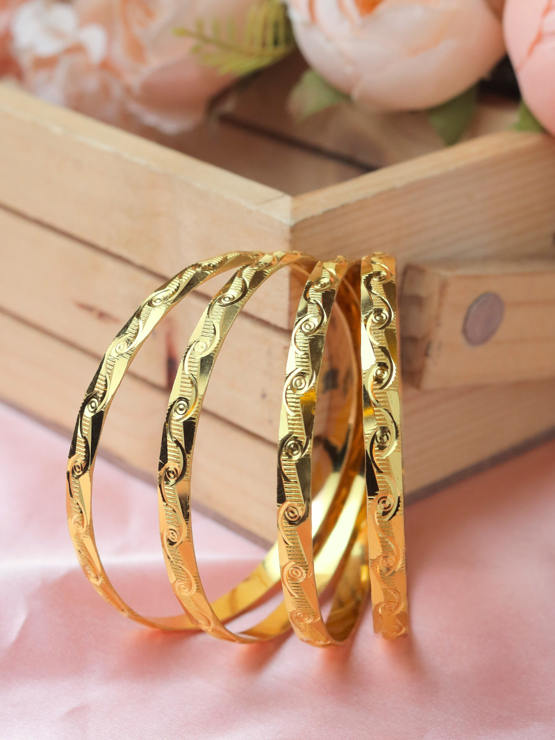 Suhani Bangle.  (Set of 4)