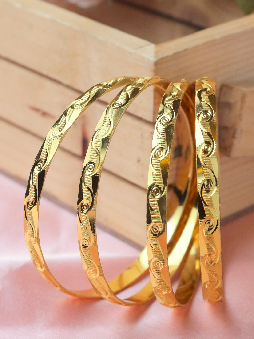 Suhani Bangle.  (Set of 4)