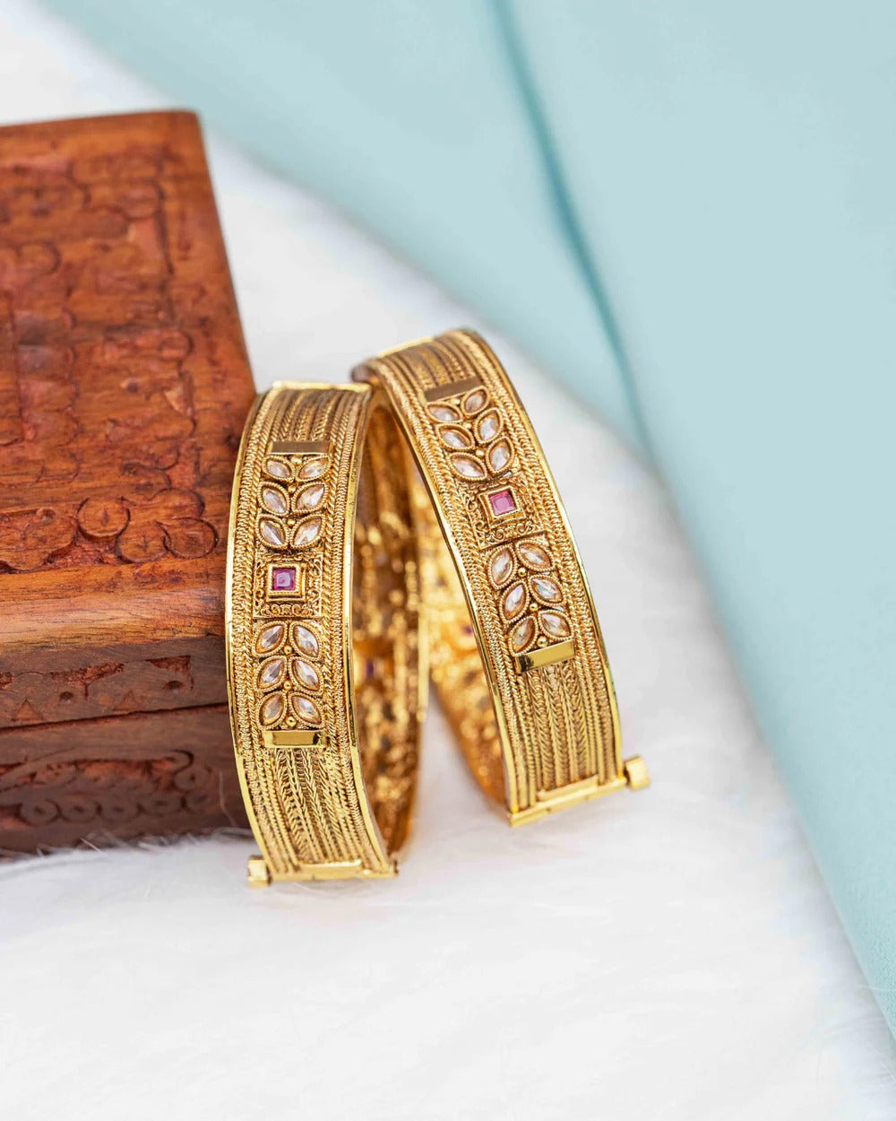 Patralekha Bangle (Set of 2)