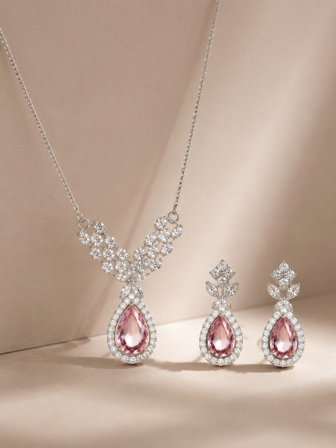 Vanya Silver Necklace Set