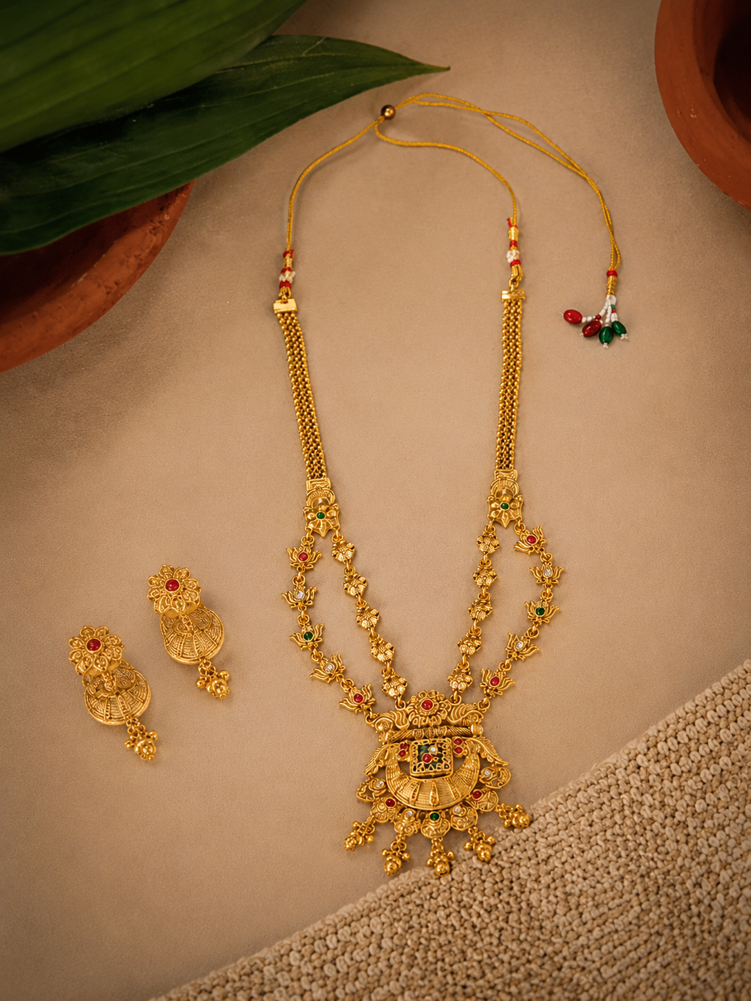 Rashi Necklace Set