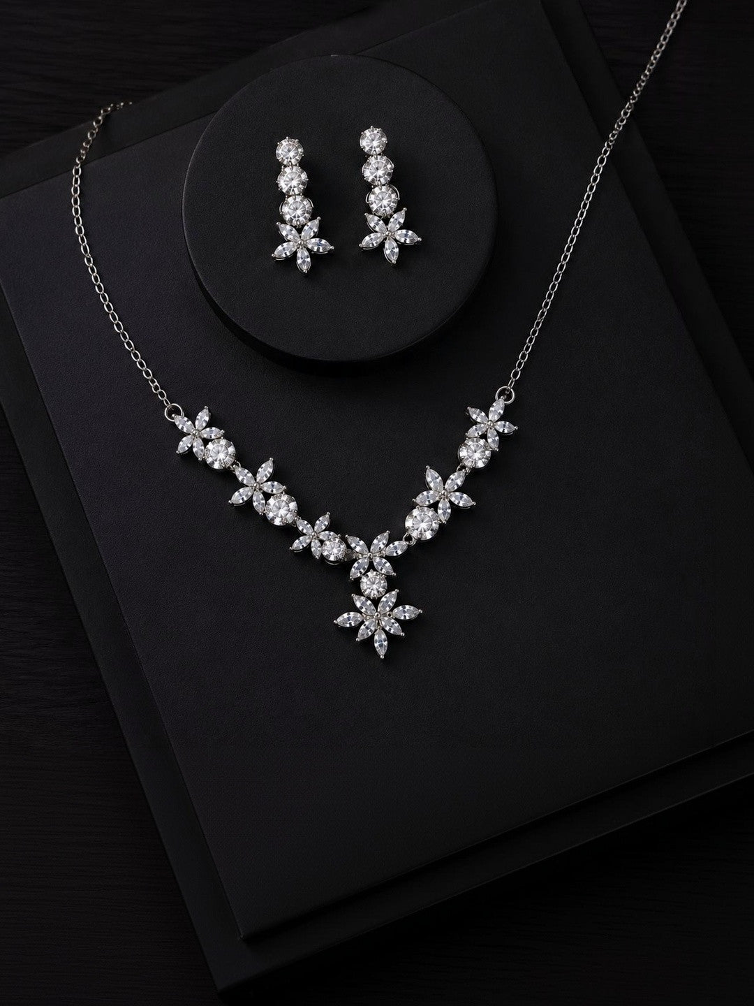Velora Silver Necklace Set