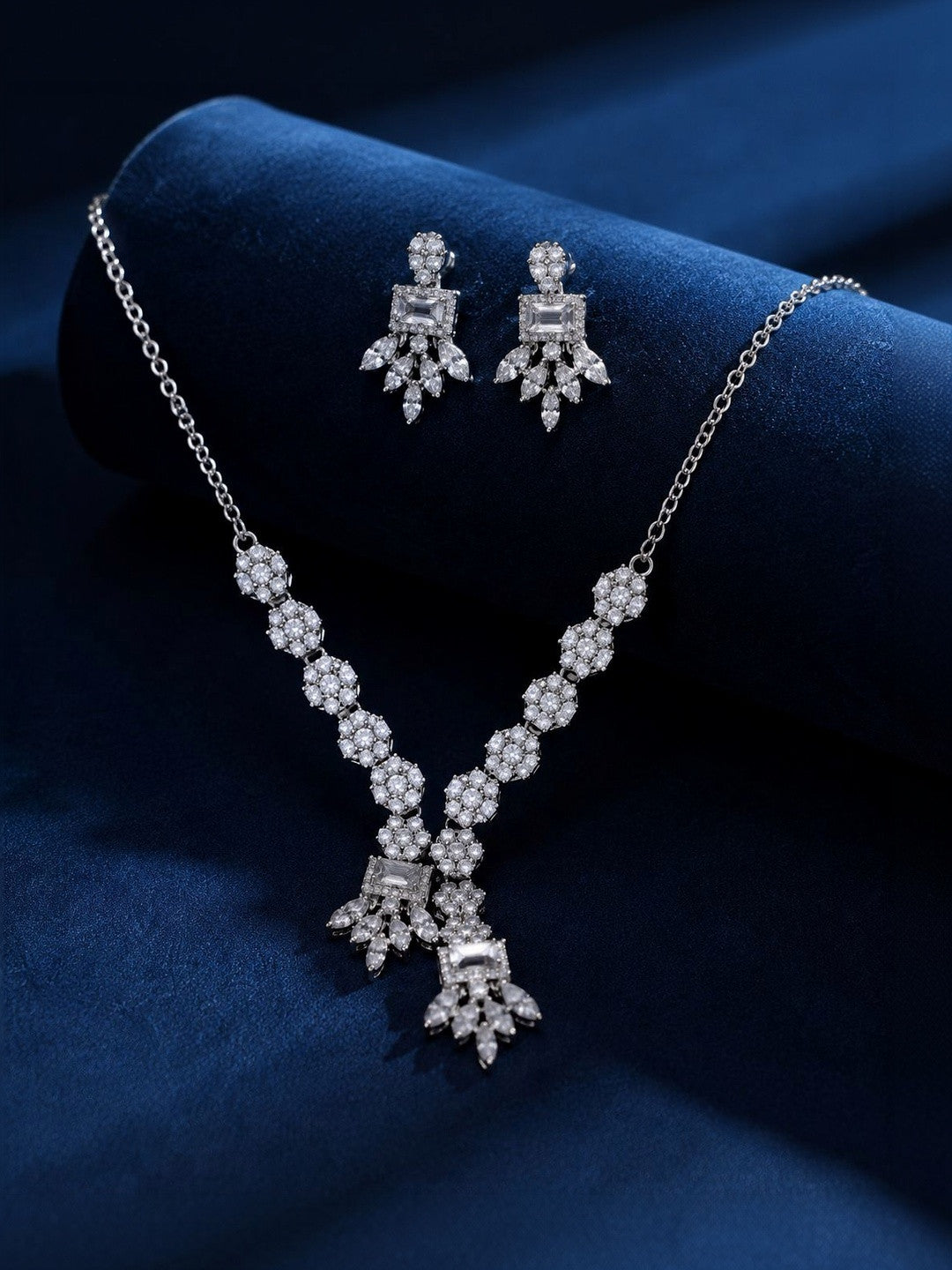 Savi Silver Necklace Set